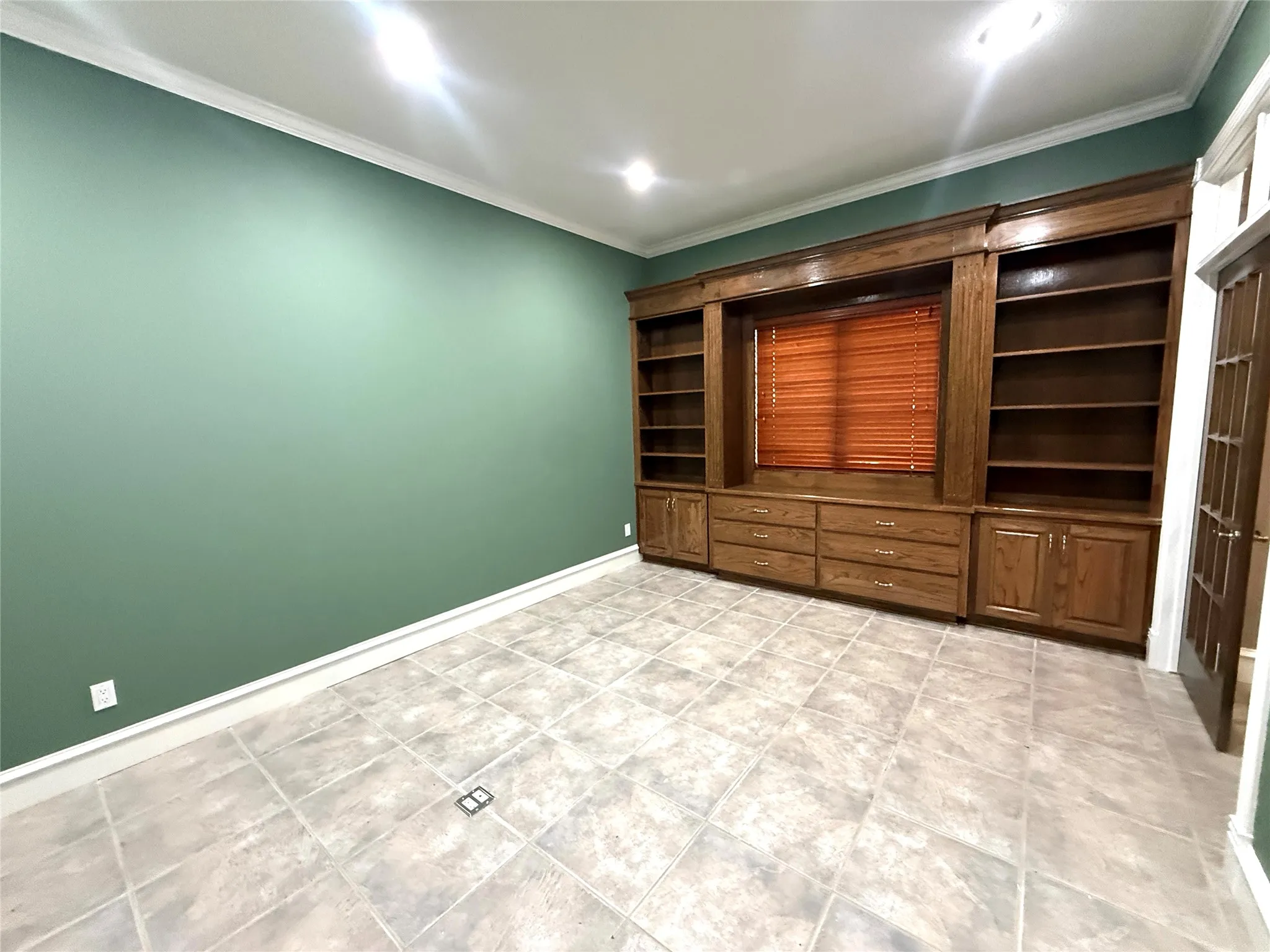 Single Family Residence For Sale in Titus County , 890 County Road 3240, Mt Pleasant, Texas 75455, 4 Bedroom, 5 Bathroom, 3 Garage spaces, 7,692 Sqft, built in 2002, Price $1,895,000, mls#21232776, Real Estate Agent in Mt Pleasant, Homes For Sale in Titus county, Homes For Sale in Mt Pleasant, Realtor in Mt Pleasant Texas, Real Estate Brokerage Independent Realty Texas, Luminita Cordes Realtor