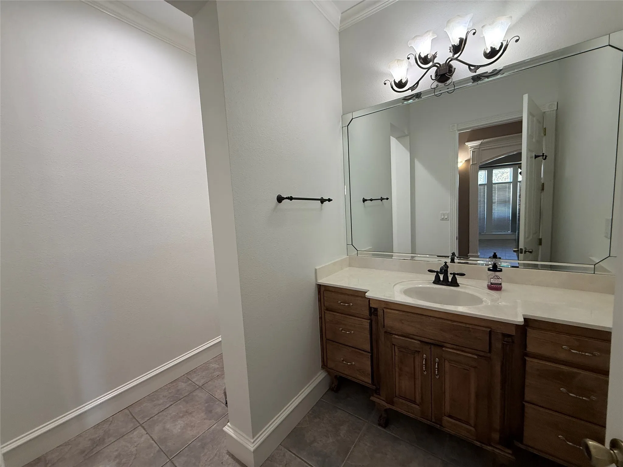 Single Family Residence For Sale in Titus County , 890 County Road 3240, Mt Pleasant, Texas 75455, 4 Bedroom, 5 Bathroom, 3 Garage spaces, 7,692 Sqft, built in 2002, Price $1,895,000, mls#21232776, Real Estate Agent in Mt Pleasant, Homes For Sale in Titus county, Homes For Sale in Mt Pleasant, Realtor in Mt Pleasant Texas, Real Estate Brokerage Independent Realty Texas, Luminita Cordes Realtor