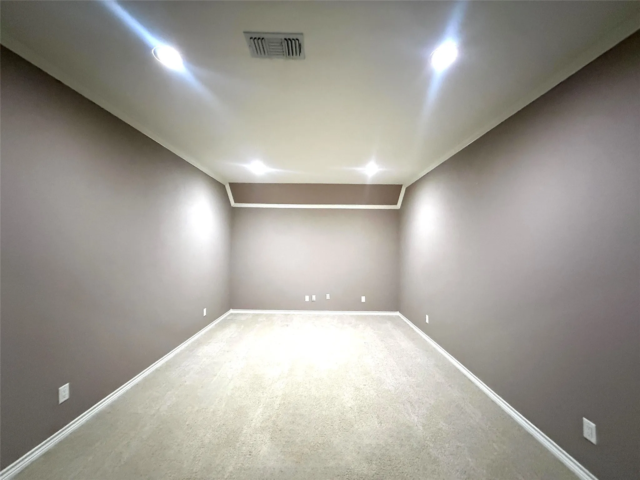 Single Family Residence For Sale in Titus County , 890 County Road 3240, Mt Pleasant, Texas 75455, 4 Bedroom, 5 Bathroom, 3 Garage spaces, 7,692 Sqft, built in 2002, Price $1,895,000, mls#21232776, Real Estate Agent in Mt Pleasant, Homes For Sale in Titus county, Homes For Sale in Mt Pleasant, Realtor in Mt Pleasant Texas, Real Estate Brokerage Independent Realty Texas, Luminita Cordes Realtor
