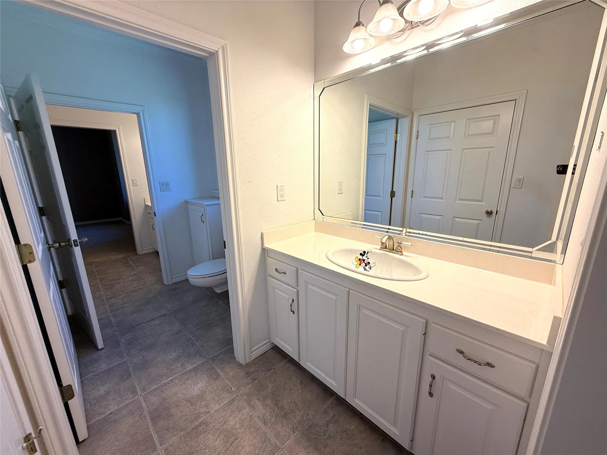 Single Family Residence For Sale in Titus County , 890 County Road 3240, Mt Pleasant, Texas 75455, 4 Bedroom, 5 Bathroom, 3 Garage spaces, 7,692 Sqft, built in 2002, Price $1,895,000, mls#21232776, Real Estate Agent in Mt Pleasant, Homes For Sale in Titus county, Homes For Sale in Mt Pleasant, Realtor in Mt Pleasant Texas, Real Estate Brokerage Independent Realty Texas, Luminita Cordes Realtor