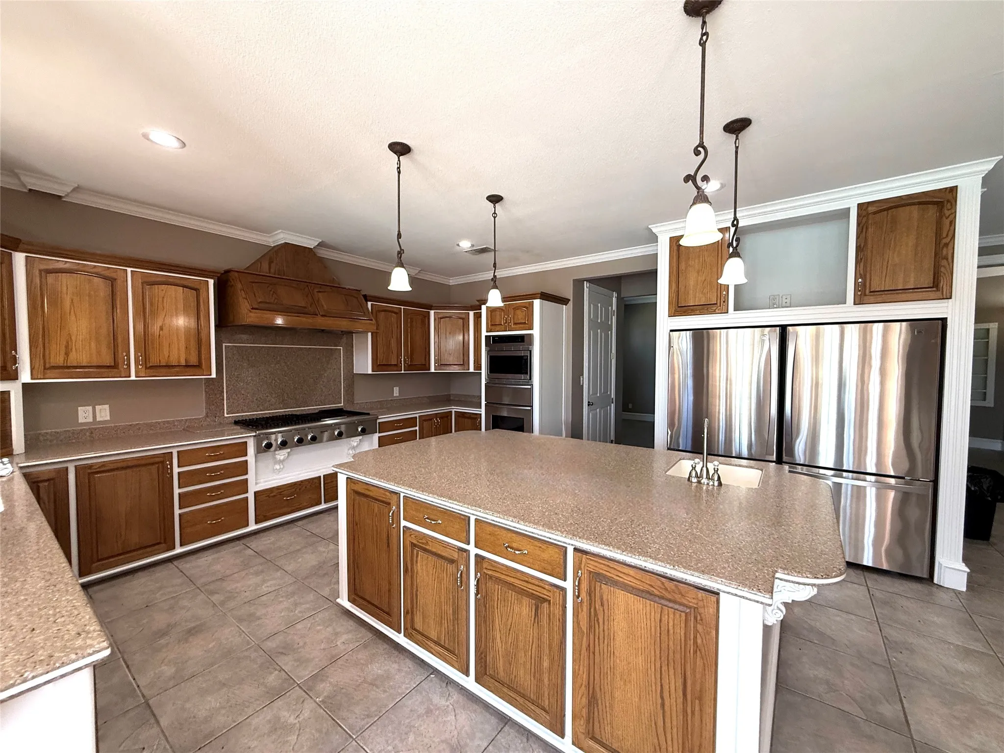 Single Family Residence For Sale in Titus County , 890 County Road 3240, Mt Pleasant, Texas 75455, 4 Bedroom, 5 Bathroom, 3 Garage spaces, 7,692 Sqft, built in 2002, Price $1,895,000, mls#21232776, Real Estate Agent in Mt Pleasant, Homes For Sale in Titus county, Homes For Sale in Mt Pleasant, Realtor in Mt Pleasant Texas, Real Estate Brokerage Independent Realty Texas, Luminita Cordes Realtor