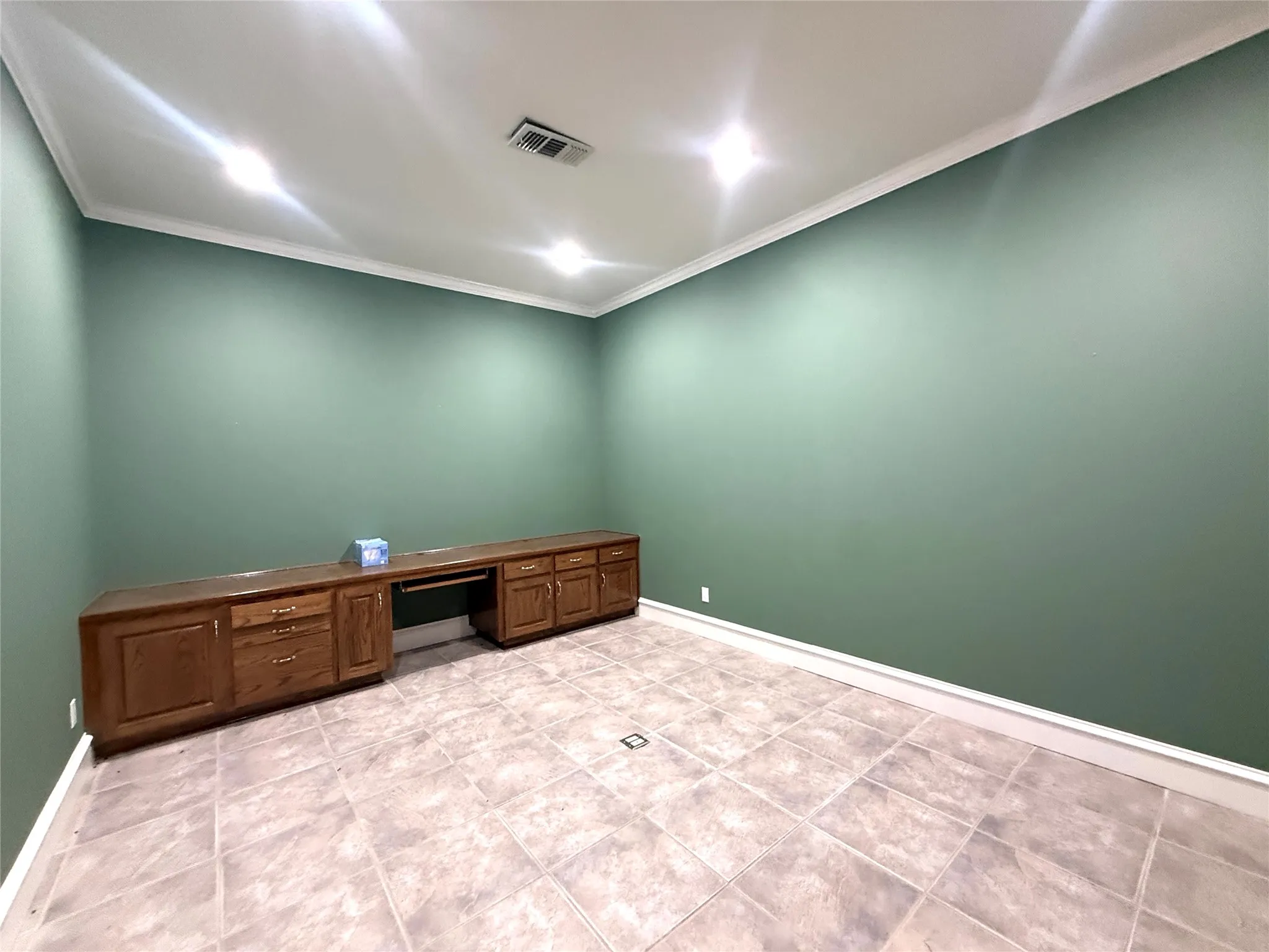 Single Family Residence For Sale in Titus County , 890 County Road 3240, Mt Pleasant, Texas 75455, 4 Bedroom, 5 Bathroom, 3 Garage spaces, 7,692 Sqft, built in 2002, Price $1,895,000, mls#21232776, Real Estate Agent in Mt Pleasant, Homes For Sale in Titus county, Homes For Sale in Mt Pleasant, Realtor in Mt Pleasant Texas, Real Estate Brokerage Independent Realty Texas, Luminita Cordes Realtor