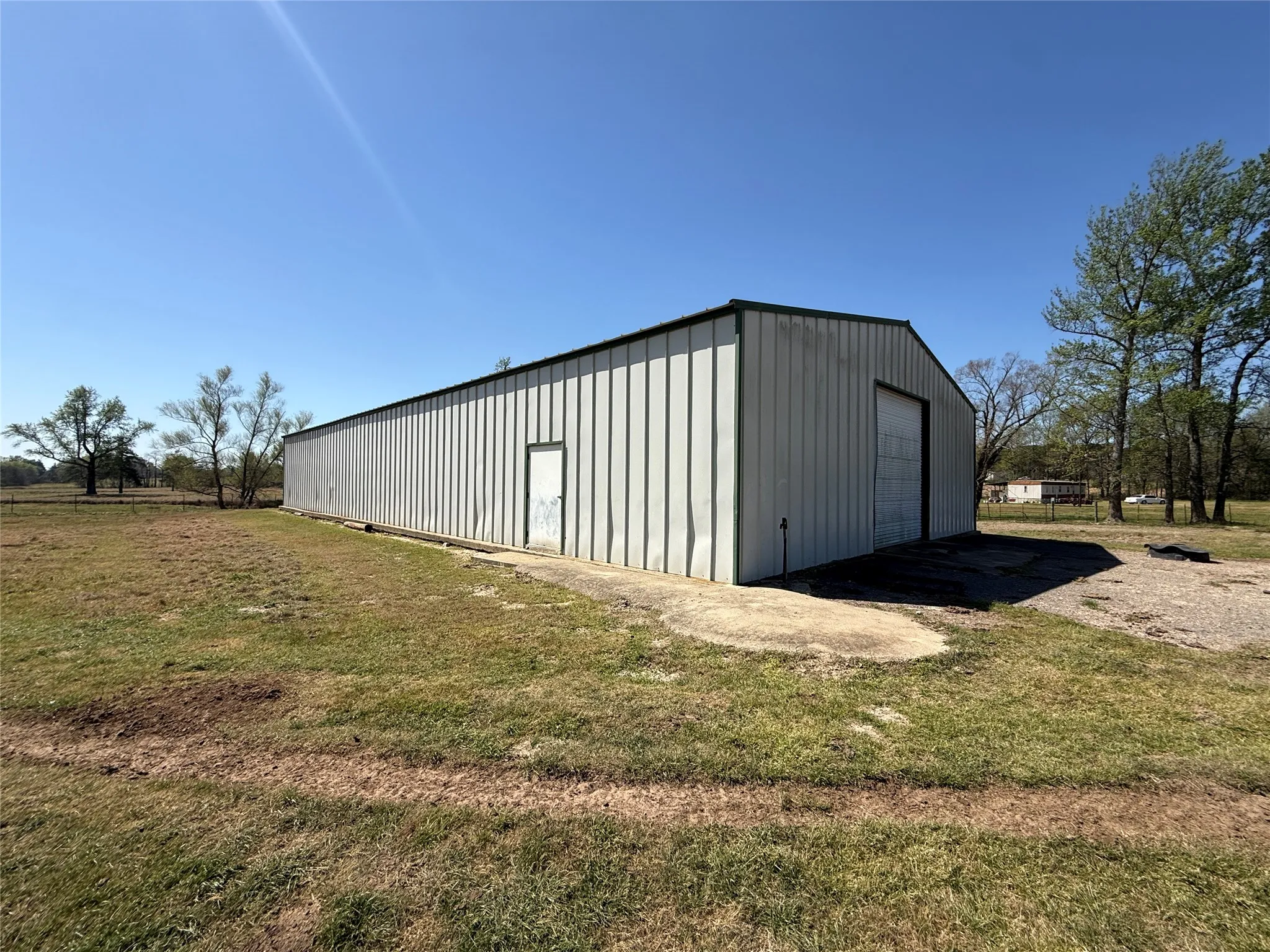 Single Family Residence For Sale in Titus County , 890 County Road 3240, Mt Pleasant, Texas 75455, 4 Bedroom, 5 Bathroom, 3 Garage spaces, 7,692 Sqft, built in 2002, Price $1,895,000, mls#21232776, Real Estate Agent in Mt Pleasant, Homes For Sale in Titus county, Homes For Sale in Mt Pleasant, Realtor in Mt Pleasant Texas, Real Estate Brokerage Independent Realty Texas, Luminita Cordes Realtor