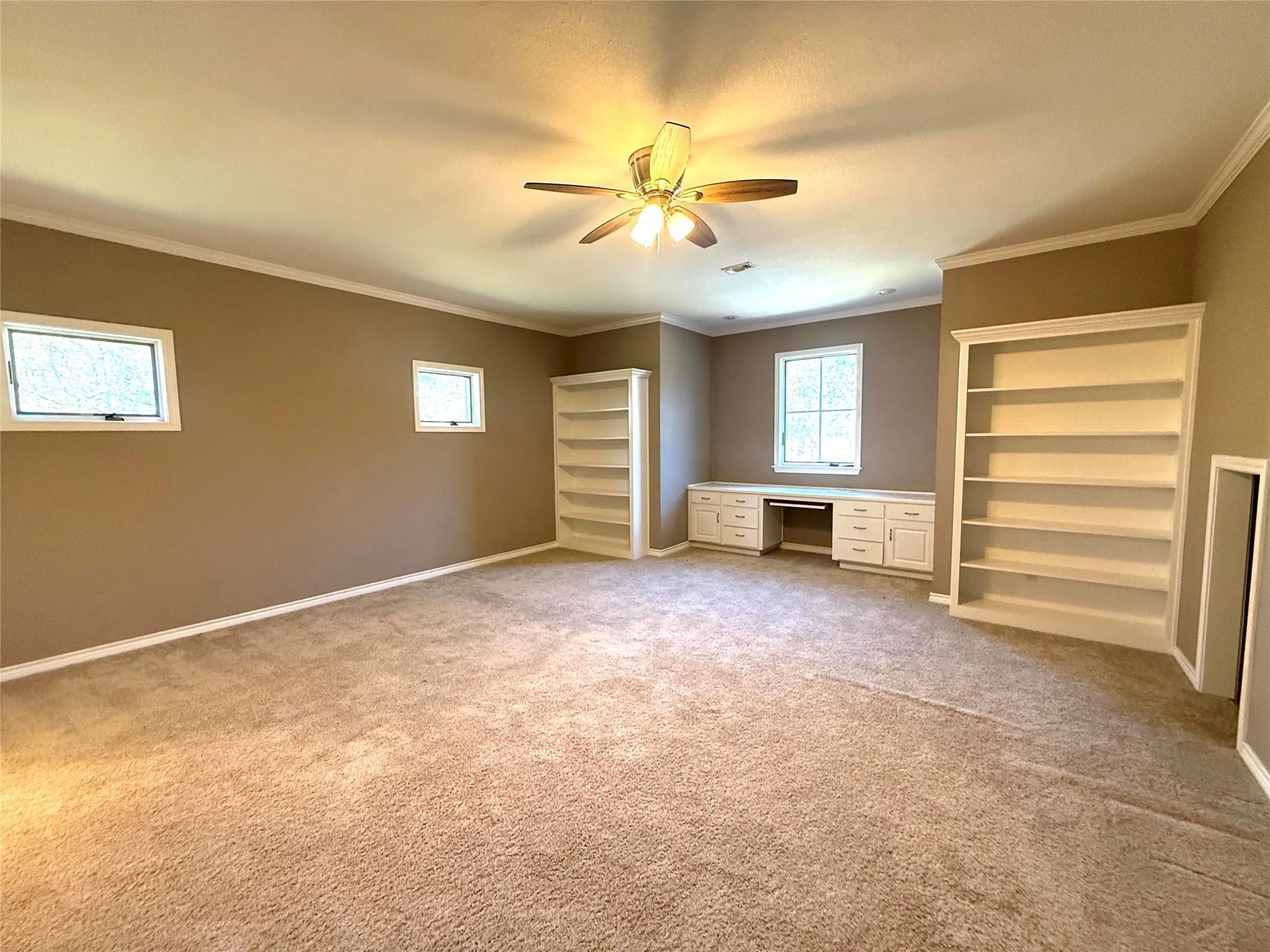Single Family Residence For Sale in Titus County , 890 County Road 3240, Mt Pleasant, Texas 75455, 4 Bedroom, 5 Bathroom, 3 Garage spaces, 7,692 Sqft, built in 2002, Price $1,895,000, mls#21232776, Real Estate Agent in Mt Pleasant, Homes For Sale in Titus county, Homes For Sale in Mt Pleasant, Realtor in Mt Pleasant Texas, Real Estate Brokerage Independent Realty Texas, Luminita Cordes Realtor