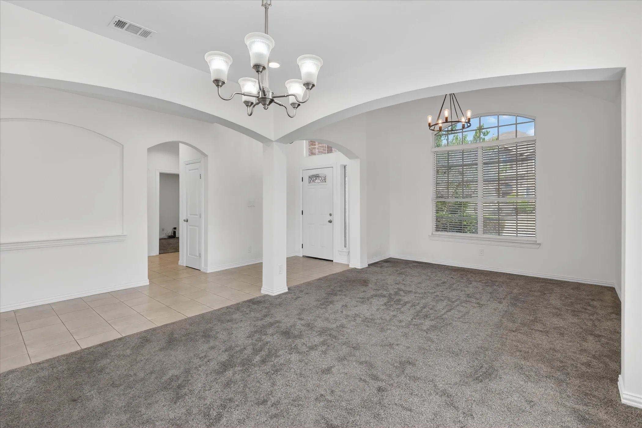 Single Family Residence For Sale in Tarrant County , 3304 Landhope Circle, Arlington, Texas 76016, 3 Bedroom, 2 Bathroom, 2 Garage spaces, 2,006 Sqft, built in 2001, mls#21235668, Real Estate Agent in Arlington, Homes For Sale in Tarrant county, Homes For Sale in Arlington, Realtor in Arlington Texas, Real Estate Brokerage Independent Realty Texas, Luminita Cordes Realtor