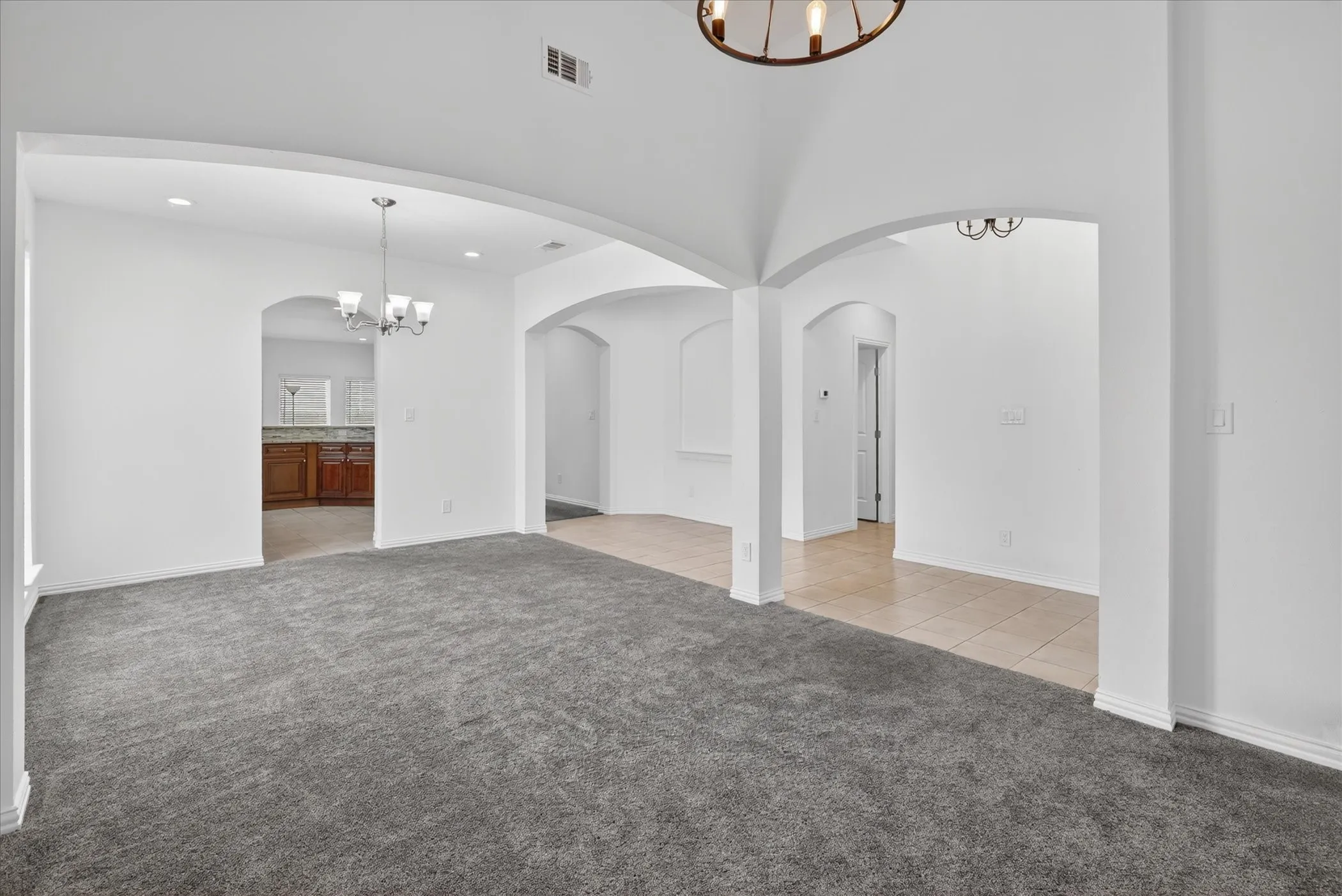 Single Family Residence For Sale in Tarrant County , 3304 Landhope Circle, Arlington, Texas 76016, 3 Bedroom, 2 Bathroom, 2 Garage spaces, 2,006 Sqft, built in 2001, mls#21235668, Real Estate Agent in Arlington, Homes For Sale in Tarrant county, Homes For Sale in Arlington, Realtor in Arlington Texas, Real Estate Brokerage Independent Realty Texas, Luminita Cordes Realtor