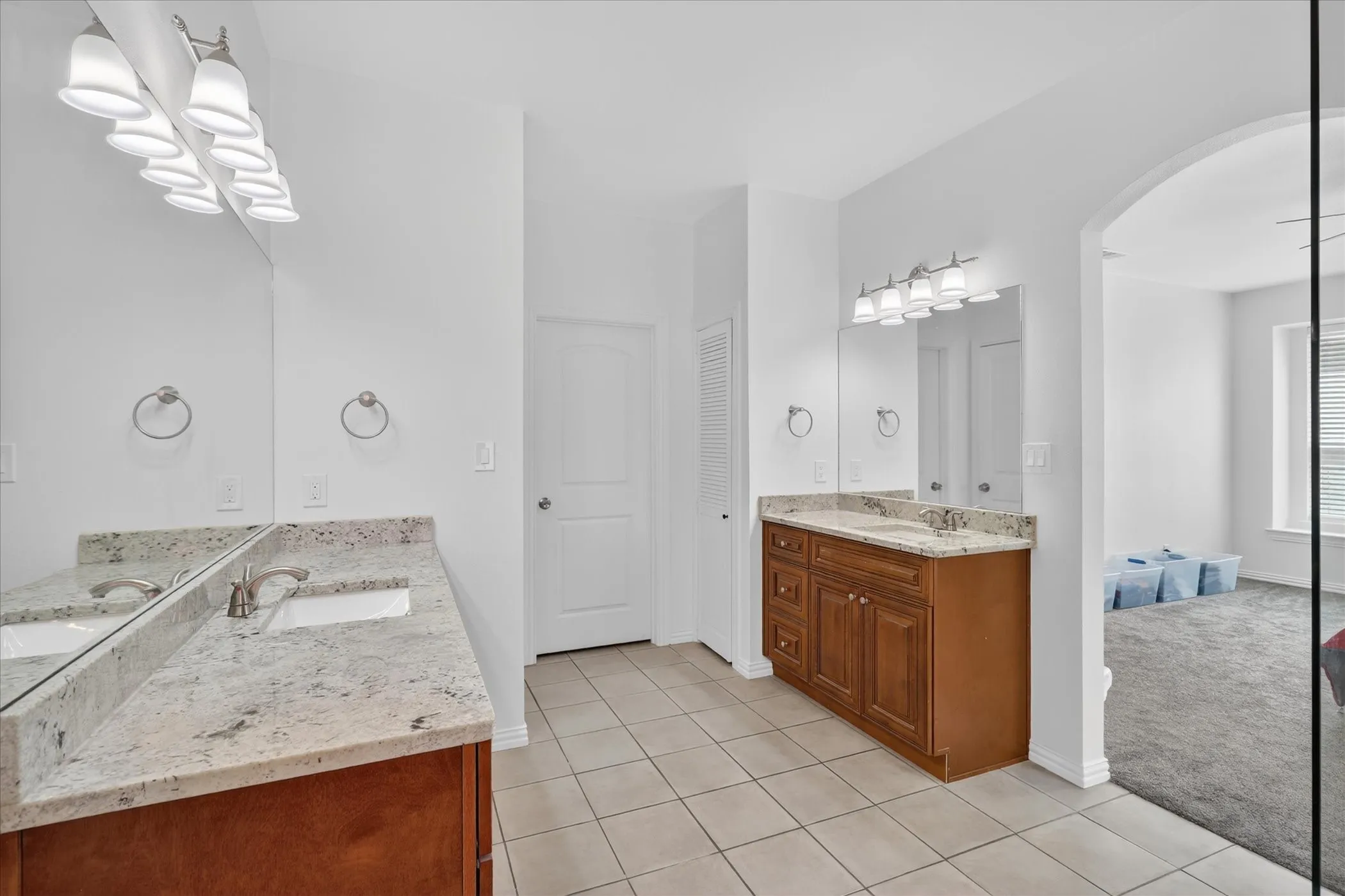 Single Family Residence For Sale in Tarrant County , 3304 Landhope Circle, Arlington, Texas 76016, 3 Bedroom, 2 Bathroom, 2 Garage spaces, 2,006 Sqft, built in 2001, mls#21235668, Real Estate Agent in Arlington, Homes For Sale in Tarrant county, Homes For Sale in Arlington, Realtor in Arlington Texas, Real Estate Brokerage Independent Realty Texas, Luminita Cordes Realtor