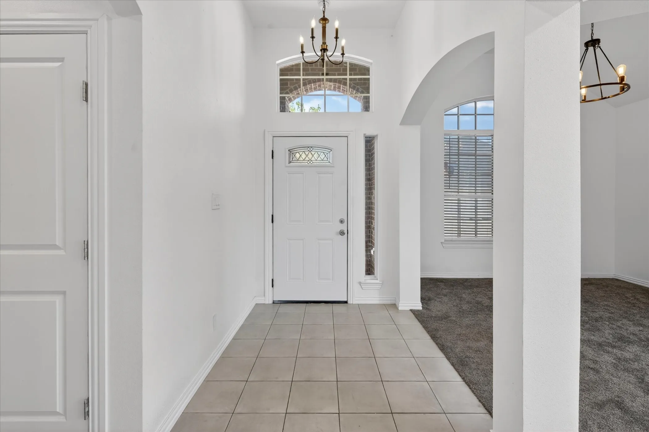 Single Family Residence For Sale in Tarrant County , 3304 Landhope Circle, Arlington, Texas 76016, 3 Bedroom, 2 Bathroom, 2 Garage spaces, 2,006 Sqft, built in 2001, mls#21235668, Real Estate Agent in Arlington, Homes For Sale in Tarrant county, Homes For Sale in Arlington, Realtor in Arlington Texas, Real Estate Brokerage Independent Realty Texas, Luminita Cordes Realtor