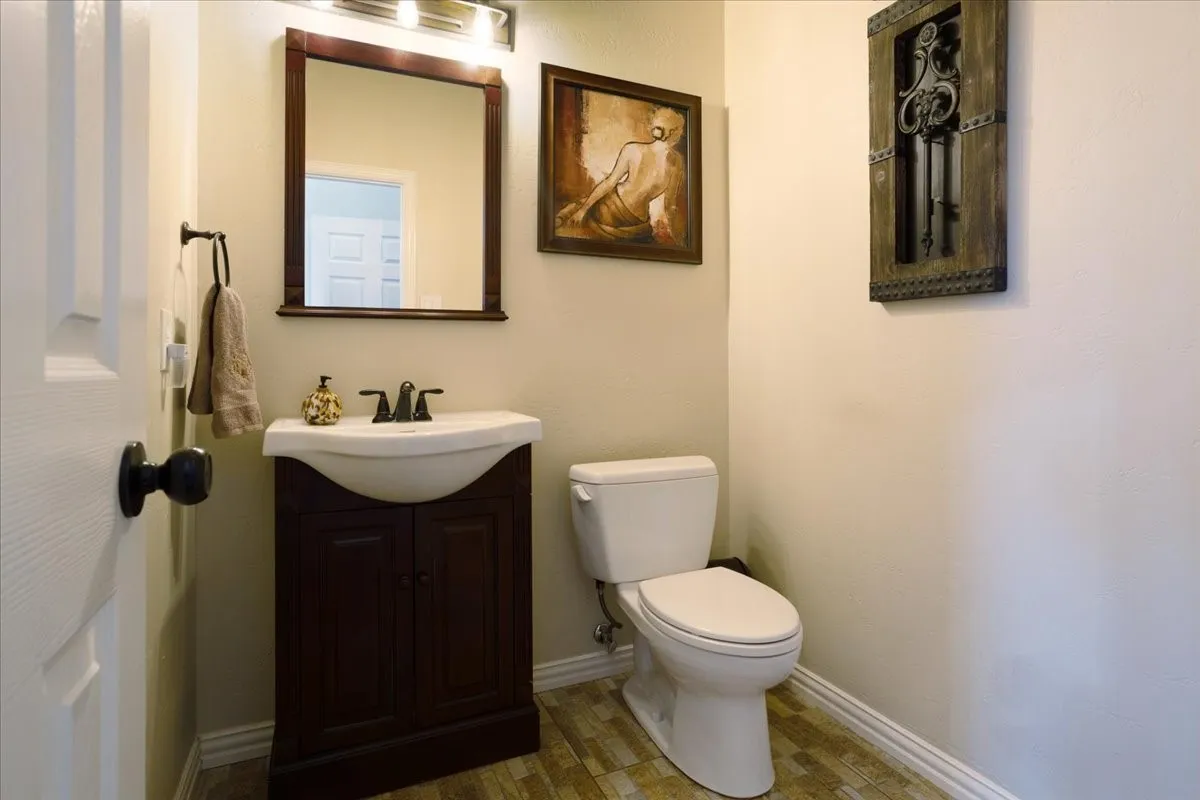 1/2 Bath