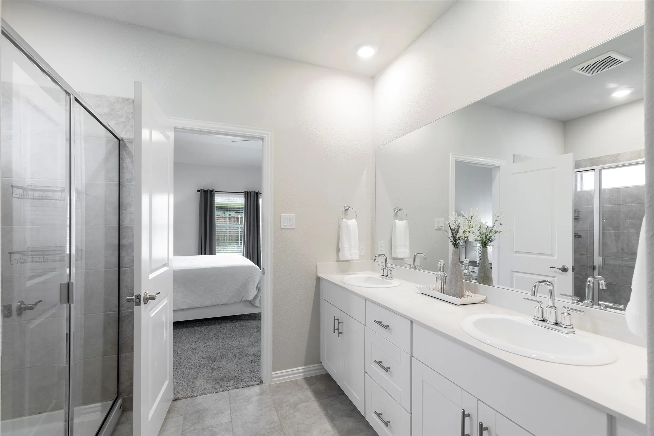 Dual-vanity bath designed for a smooth morning routine.