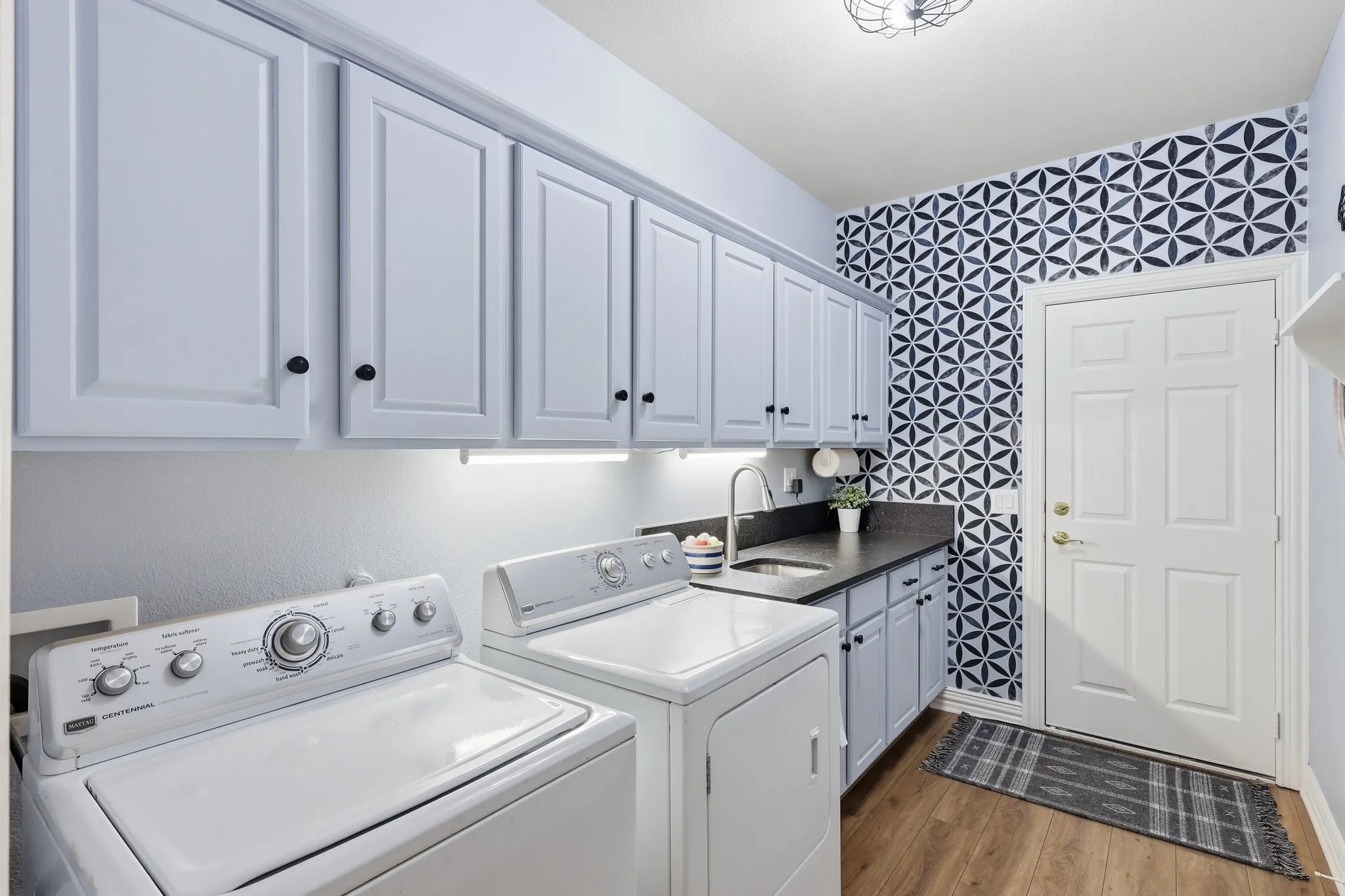 Single Family Residence For Sale in Denton County , 9801 Cypress Street, Denton, Texas 76207, 3 Bedroom, 3 Bathroom, 3 Garage spaces, 3,158 Sqft, built in 2006, Preowned, mls#21231187, Real Estate Agent in Denton, Homes For Sale in Denton county, Homes For Sale in Denton, Realtor in Denton Texas, Real Estate Brokerage Independent Realty Texas, Luminita Cordes Realtor