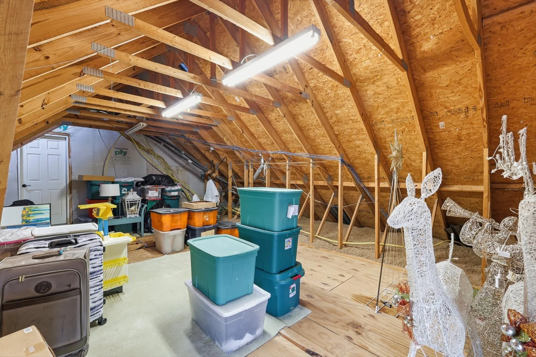 Floored oversized attic
