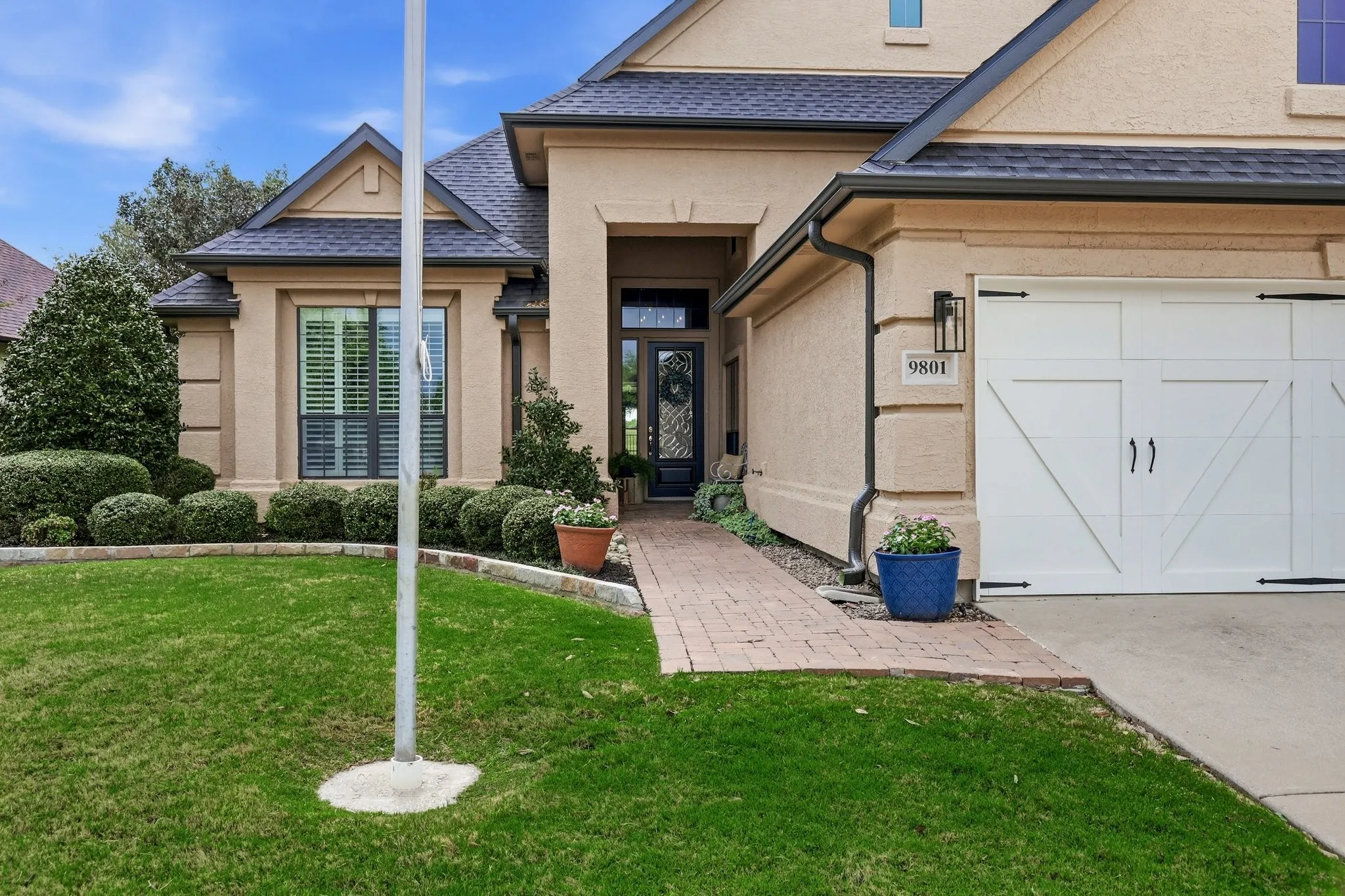 Single Family Residence For Sale in Denton County , 9801 Cypress Street, Denton, Texas 76207, 3 Bedroom, 3 Bathroom, 3 Garage spaces, 3,158 Sqft, built in 2006, Preowned, mls#21231187, Real Estate Agent in Denton, Homes For Sale in Denton county, Homes For Sale in Denton, Realtor in Denton Texas, Real Estate Brokerage Independent Realty Texas, Luminita Cordes Realtor