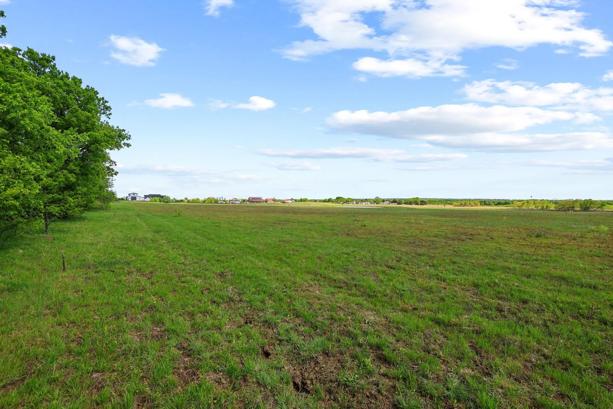 Unimproved Land For Sale in Grayson County , TBD Airport Dr, Denison, Texas 75020, 0, 0, Garage spaces, 0 Sqft, built in 0, Price $499,900, mls#21231434, Real Estate Agent in Denison, Homes For Sale in Grayson county, Homes For Sale in Denison, Realtor in Denison Texas, Real Estate Brokerage Independent Realty Texas, Luminita Cordes Realtor