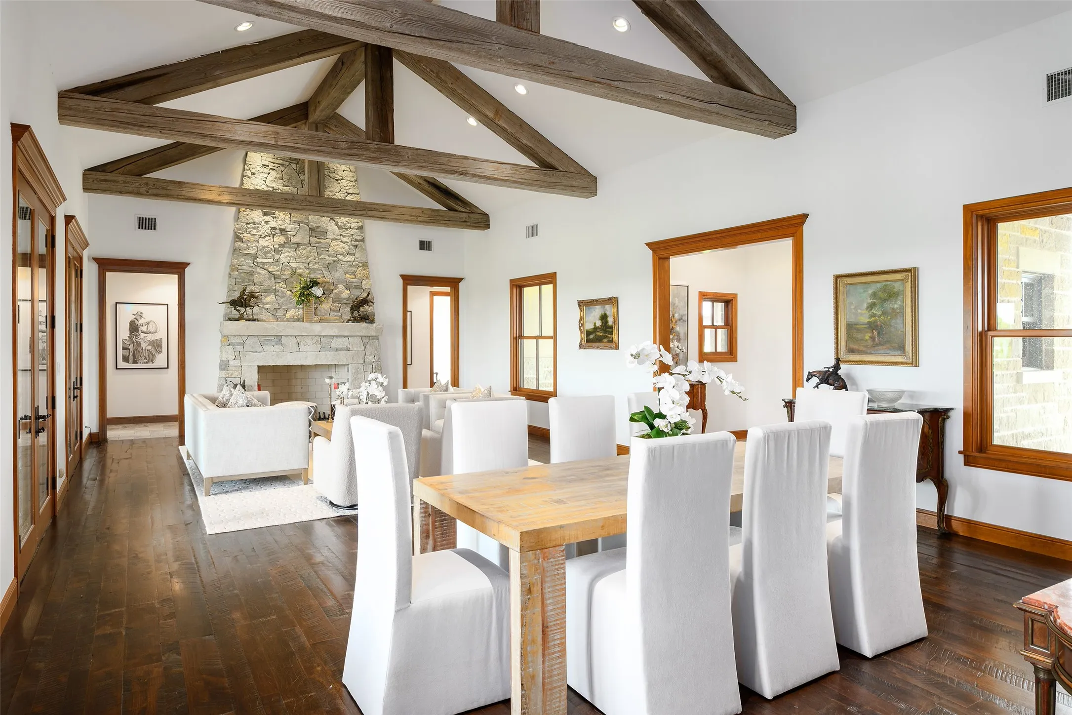 Farm For Sale in Tarrant County , 11503 E Rocky Creek Road, Crowley, Texas 76036, 5 Bedroom, 5 Bathroom, 3 Garage spaces, 4,329 Sqft, built in 2017, Preowned, mls#21230022, Real Estate Agent in Crowley, Homes For Sale in Tarrant county, Homes For Sale in Crowley, Realtor in Crowley Texas, Real Estate Brokerage Independent Realty Texas, Luminita Cordes Realtor