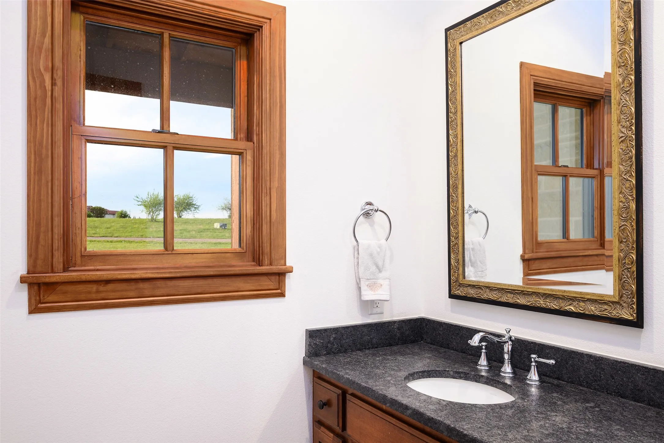 Farm For Sale in Tarrant County , 11503 E Rocky Creek Road, Crowley, Texas 76036, 5 Bedroom, 5 Bathroom, 3 Garage spaces, 4,329 Sqft, built in 2017, Preowned, mls#21230022, Real Estate Agent in Crowley, Homes For Sale in Tarrant county, Homes For Sale in Crowley, Realtor in Crowley Texas, Real Estate Brokerage Independent Realty Texas, Luminita Cordes Realtor
