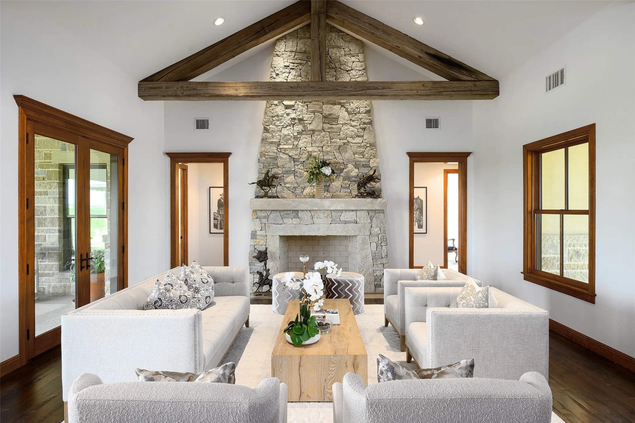 Farm For Sale in Tarrant County , 11503 E Rocky Creek Road, Crowley, Texas 76036, 5 Bedroom, 5 Bathroom, 3 Garage spaces, 4,329 Sqft, built in 2017, Preowned, mls#21230022, Real Estate Agent in Crowley, Homes For Sale in Tarrant county, Homes For Sale in Crowley, Realtor in Crowley Texas, Real Estate Brokerage Independent Realty Texas, Luminita Cordes Realtor