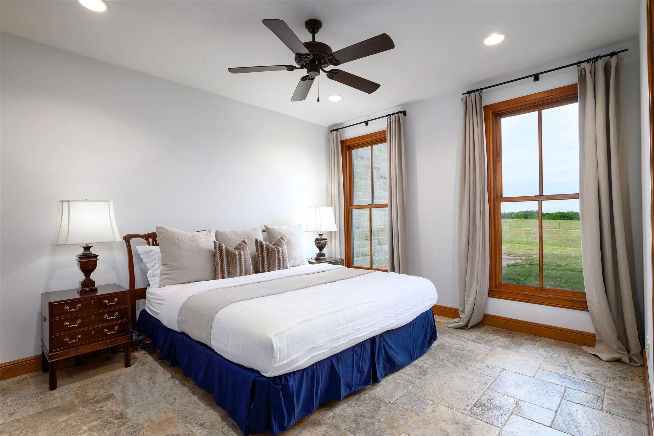 Farm For Sale in Tarrant County , 11503 E Rocky Creek Road, Crowley, Texas 76036, 5 Bedroom, 5 Bathroom, 3 Garage spaces, 4,329 Sqft, built in 2017, Preowned, mls#21230022, Real Estate Agent in Crowley, Homes For Sale in Tarrant county, Homes For Sale in Crowley, Realtor in Crowley Texas, Real Estate Brokerage Independent Realty Texas, Luminita Cordes Realtor