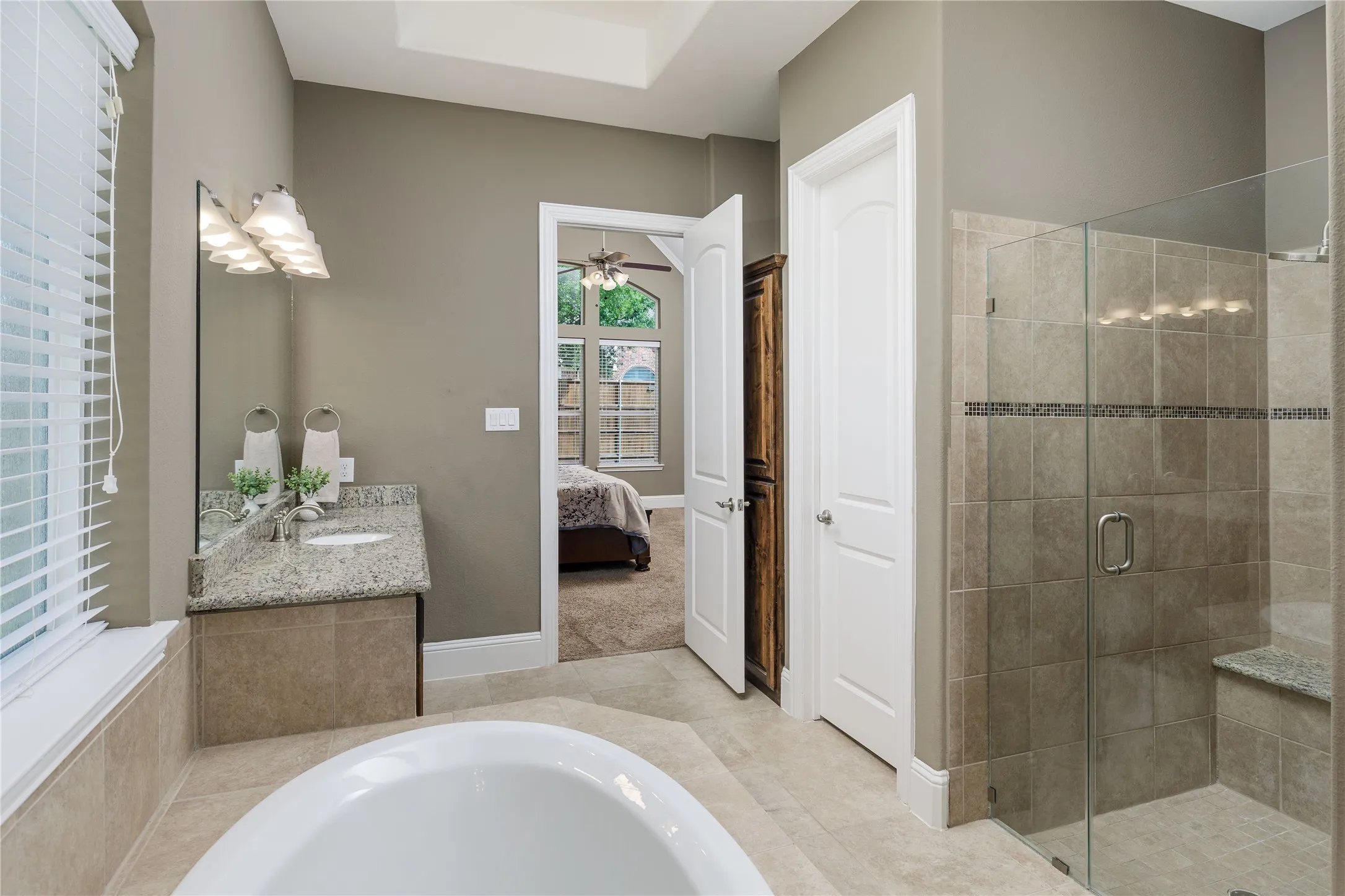 Single Family Residence For Sale in Collin County , 13888 Eleanor Avenue, Frisco, Texas 75035, 5 Bedroom, 5 Bathroom, 3 Garage spaces, 4,199 Sqft, built in 2014, mls#21235568, Real Estate Agent in Frisco, Homes For Sale in Collin county, Homes For Sale in Frisco, Realtor in Frisco Texas, Real Estate Brokerage Independent Realty Texas, Luminita Cordes Realtor
