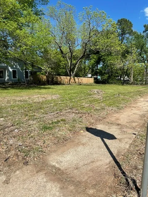 Improved Land For Sale in Lamar County , 1011 E Houston Street, Paris, Texas 75460, 0, 0, Garage spaces, 0 Sqft, built in 0, mls#21235770, Real Estate Agent in Paris, Homes For Sale in Lamar county, Homes For Sale in Paris, Realtor in Paris Texas, Real Estate Brokerage Independent Realty Texas, Luminita Cordes Realtor
