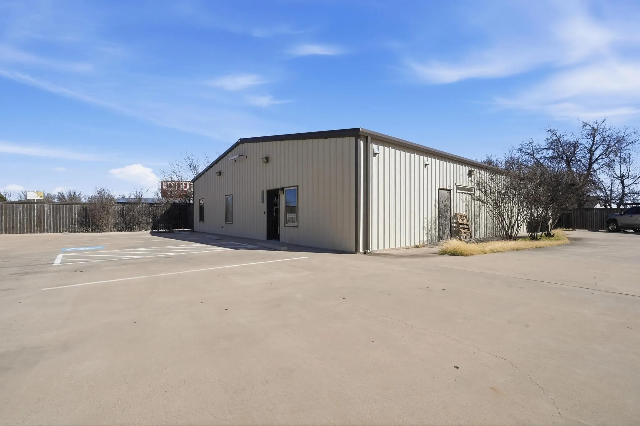 Office For Sale in Taylor County , 2769 S Treadaway Boulevard, Abilene, Texas 79602, 0, 0, Garage spaces, 0 Sqft, built in 2017, Preowned, mls#21223115, Real Estate Agent in Abilene, Homes For Sale in Taylor county, Homes For Sale in Abilene, Realtor in Abilene Texas, Real Estate Brokerage Independent Realty Texas, Luminita Cordes Realtor