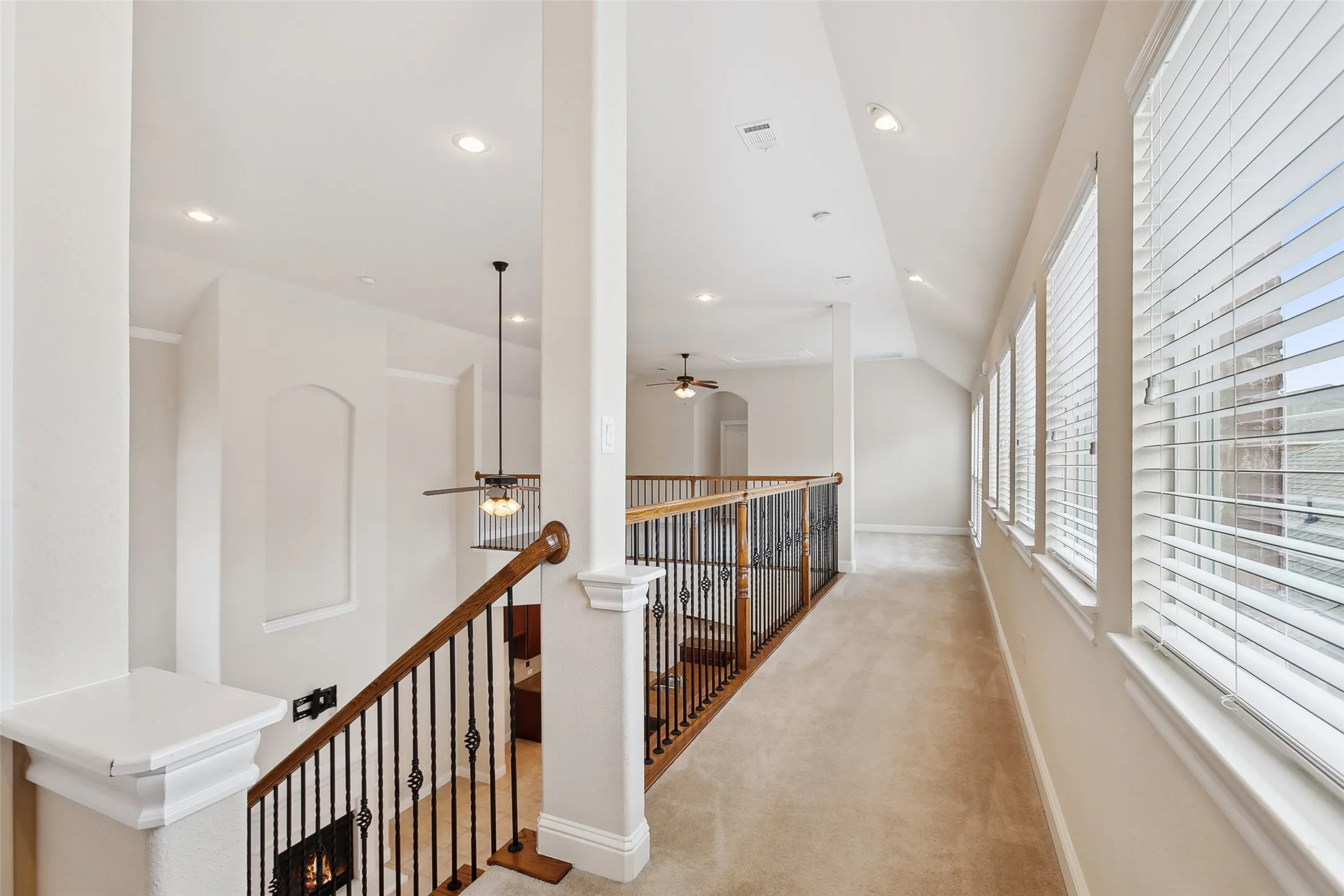 Single Family Residence For Sale in Denton County , 2460 Embleton Drive, Lewisville, Texas 75067, 3 Bedroom, 3 Bathroom, 2 Garage spaces, 2,556 Sqft, built in 2010, mls#21235782, Real Estate Agent in Lewisville, Homes For Sale in Denton county, Homes For Sale in Lewisville, Realtor in Lewisville Texas, Real Estate Brokerage Independent Realty Texas, Luminita Cordes Realtor