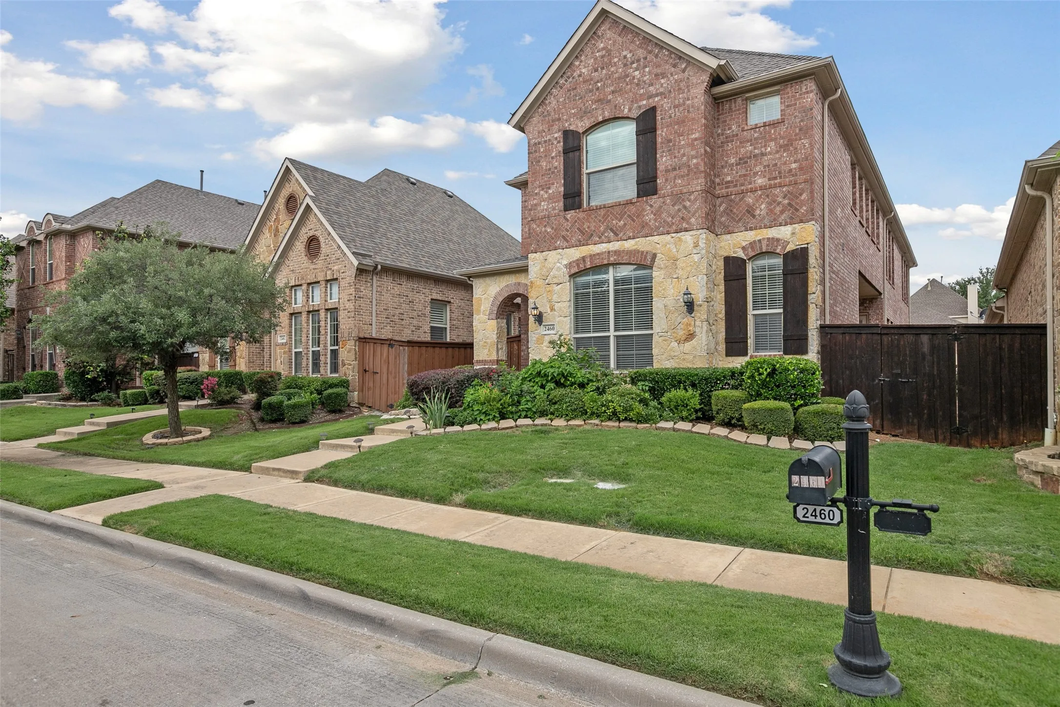 Single Family Residence For Sale in Denton County , 2460 Embleton Drive, Lewisville, Texas 75067, 3 Bedroom, 3 Bathroom, 2 Garage spaces, 2,556 Sqft, built in 2010, mls#21235782, Real Estate Agent in Lewisville, Homes For Sale in Denton county, Homes For Sale in Lewisville, Realtor in Lewisville Texas, Real Estate Brokerage Independent Realty Texas, Luminita Cordes Realtor