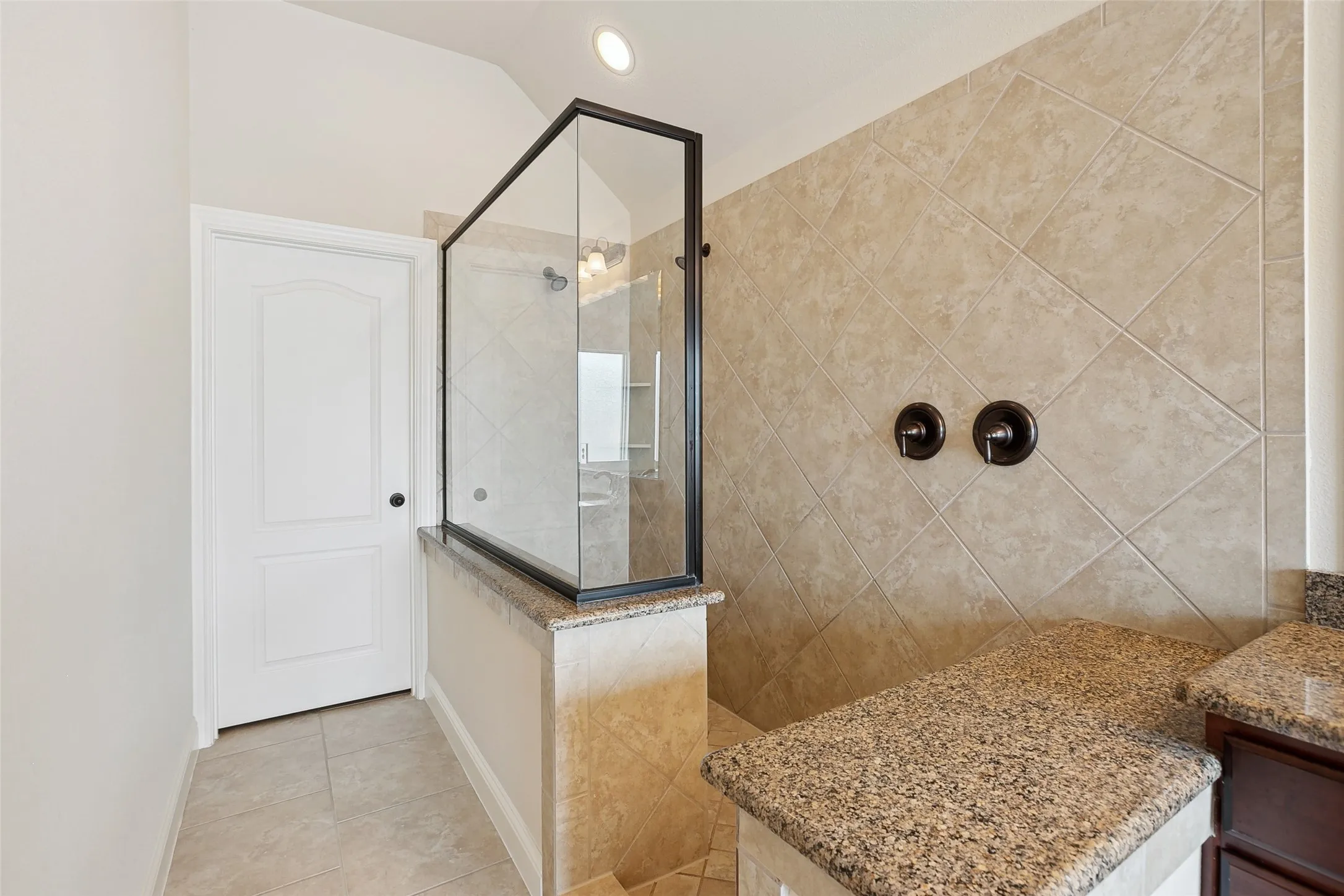 Single Family Residence For Sale in Denton County , 2460 Embleton Drive, Lewisville, Texas 75067, 3 Bedroom, 3 Bathroom, 2 Garage spaces, 2,556 Sqft, built in 2010, mls#21235782, Real Estate Agent in Lewisville, Homes For Sale in Denton county, Homes For Sale in Lewisville, Realtor in Lewisville Texas, Real Estate Brokerage Independent Realty Texas, Luminita Cordes Realtor