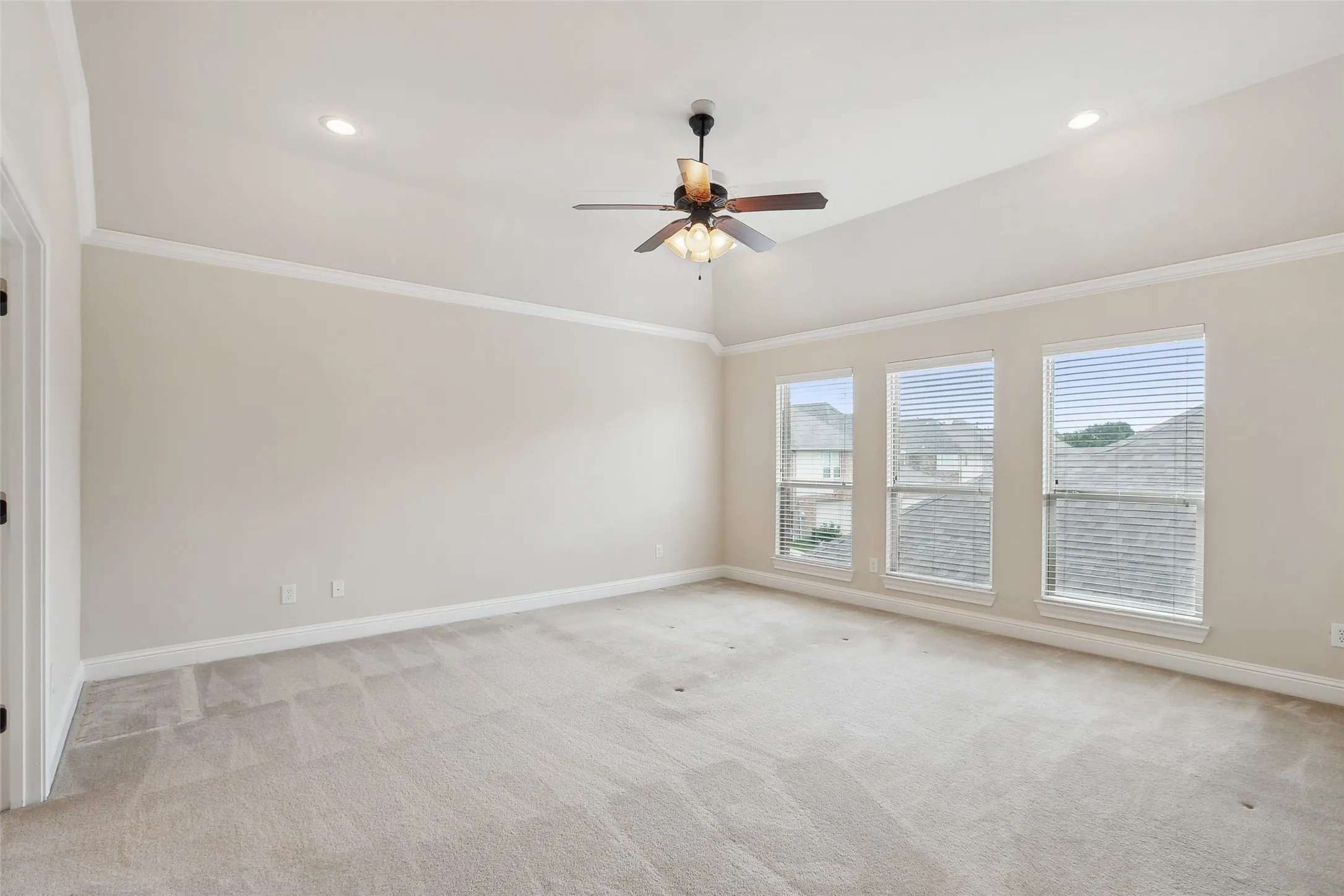 Single Family Residence For Sale in Denton County , 2460 Embleton Drive, Lewisville, Texas 75067, 3 Bedroom, 3 Bathroom, 2 Garage spaces, 2,556 Sqft, built in 2010, mls#21235782, Real Estate Agent in Lewisville, Homes For Sale in Denton county, Homes For Sale in Lewisville, Realtor in Lewisville Texas, Real Estate Brokerage Independent Realty Texas, Luminita Cordes Realtor
