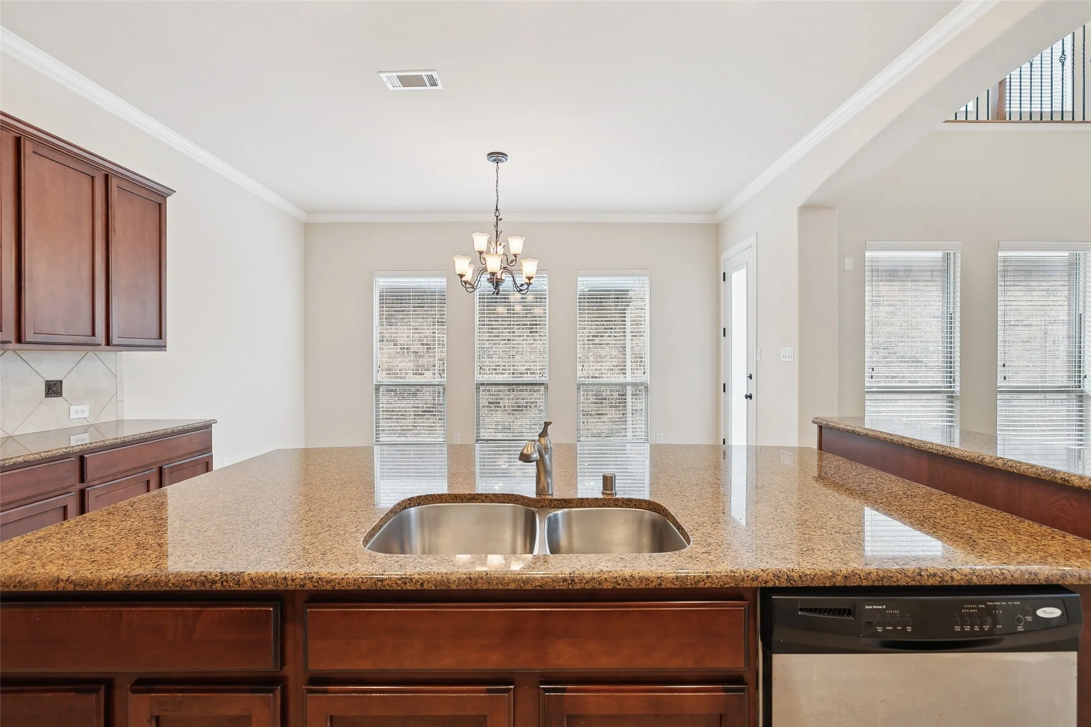 Single Family Residence For Sale in Denton County , 2460 Embleton Drive, Lewisville, Texas 75067, 3 Bedroom, 3 Bathroom, 2 Garage spaces, 2,556 Sqft, built in 2010, mls#21235782, Real Estate Agent in Lewisville, Homes For Sale in Denton county, Homes For Sale in Lewisville, Realtor in Lewisville Texas, Real Estate Brokerage Independent Realty Texas, Luminita Cordes Realtor