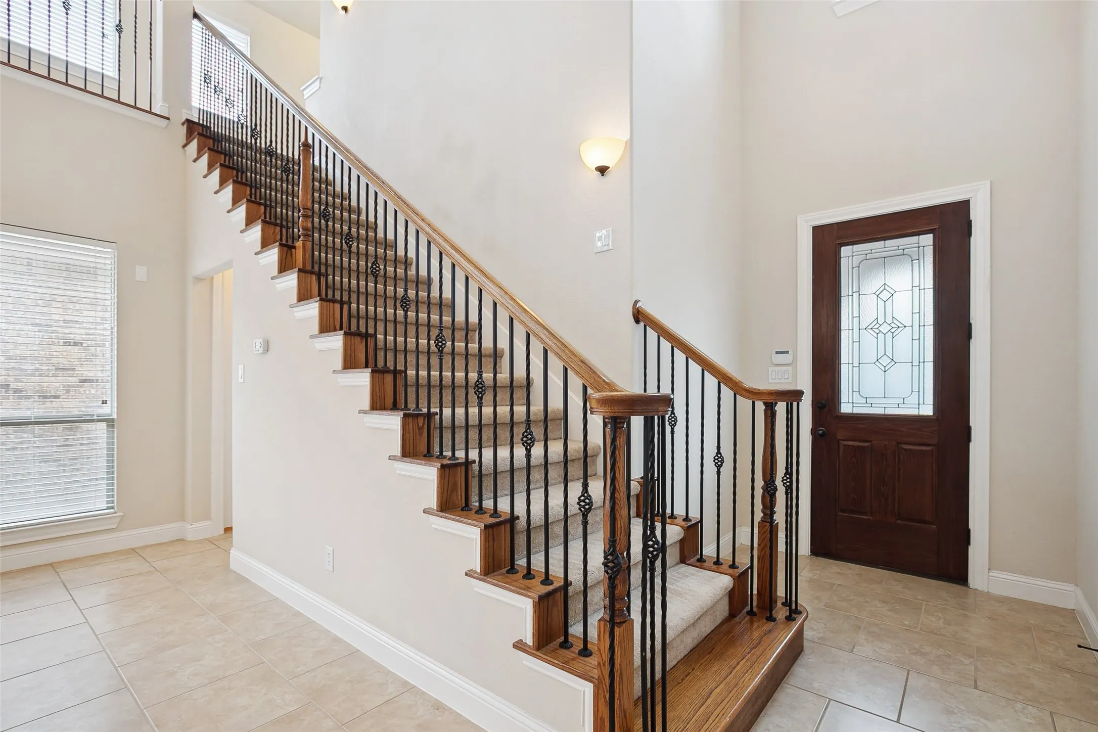Single Family Residence For Sale in Denton County , 2460 Embleton Drive, Lewisville, Texas 75067, 3 Bedroom, 3 Bathroom, 2 Garage spaces, 2,556 Sqft, built in 2010, mls#21235782, Real Estate Agent in Lewisville, Homes For Sale in Denton county, Homes For Sale in Lewisville, Realtor in Lewisville Texas, Real Estate Brokerage Independent Realty Texas, Luminita Cordes Realtor