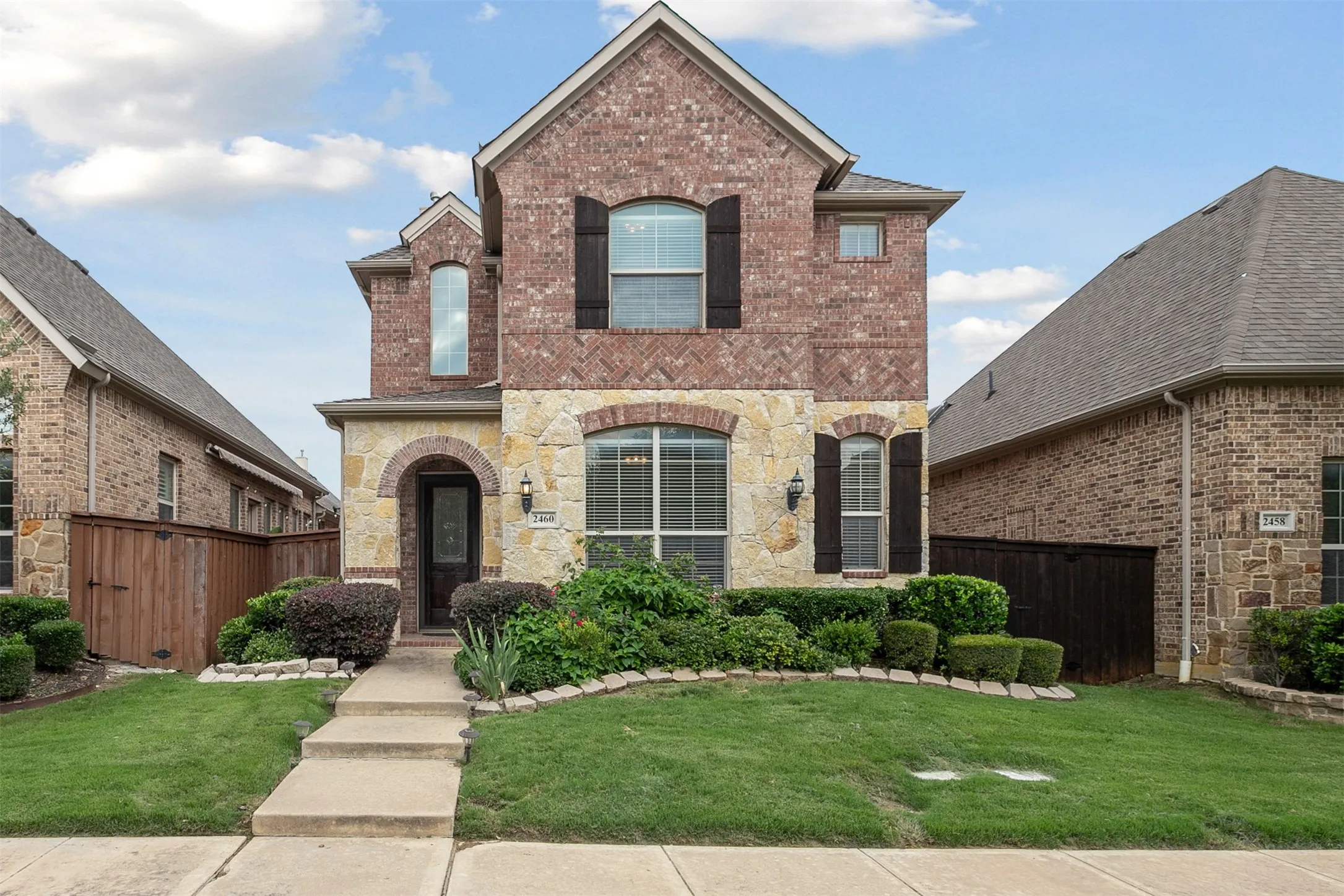 Single Family Residence For Sale in Denton County , 2460 Embleton Drive, Lewisville, Texas 75067, 3 Bedroom, 3 Bathroom, 2 Garage spaces, 2,556 Sqft, built in 2010, mls#21235782, Real Estate Agent in Lewisville, Homes For Sale in Denton county, Homes For Sale in Lewisville, Realtor in Lewisville Texas, Real Estate Brokerage Independent Realty Texas, Luminita Cordes Realtor