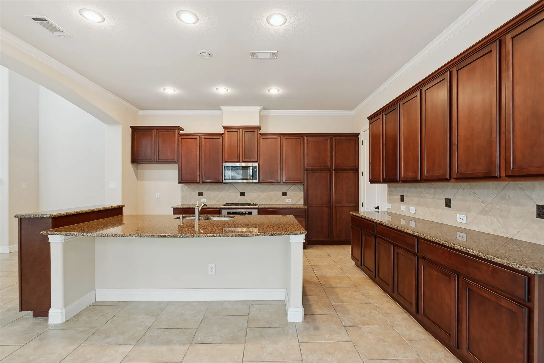 Single Family Residence For Sale in Denton County , 2460 Embleton Drive, Lewisville, Texas 75067, 3 Bedroom, 3 Bathroom, 2 Garage spaces, 2,556 Sqft, built in 2010, mls#21235782, Real Estate Agent in Lewisville, Homes For Sale in Denton county, Homes For Sale in Lewisville, Realtor in Lewisville Texas, Real Estate Brokerage Independent Realty Texas, Luminita Cordes Realtor
