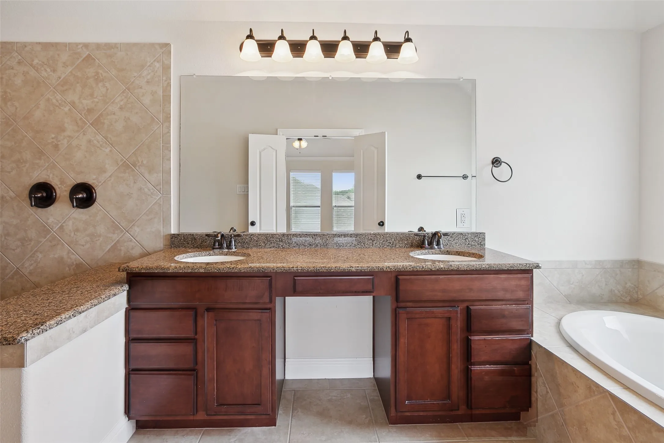 Single Family Residence For Sale in Denton County , 2460 Embleton Drive, Lewisville, Texas 75067, 3 Bedroom, 3 Bathroom, 2 Garage spaces, 2,556 Sqft, built in 2010, mls#21235782, Real Estate Agent in Lewisville, Homes For Sale in Denton county, Homes For Sale in Lewisville, Realtor in Lewisville Texas, Real Estate Brokerage Independent Realty Texas, Luminita Cordes Realtor