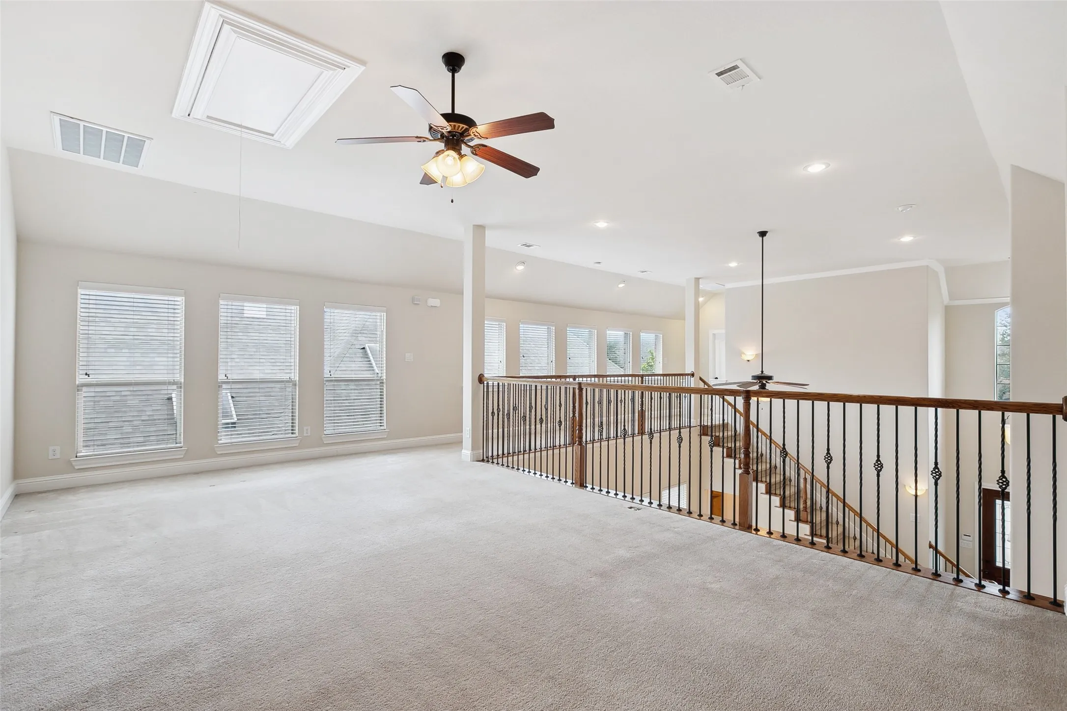 Single Family Residence For Sale in Denton County , 2460 Embleton Drive, Lewisville, Texas 75067, 3 Bedroom, 3 Bathroom, 2 Garage spaces, 2,556 Sqft, built in 2010, mls#21235782, Real Estate Agent in Lewisville, Homes For Sale in Denton county, Homes For Sale in Lewisville, Realtor in Lewisville Texas, Real Estate Brokerage Independent Realty Texas, Luminita Cordes Realtor
