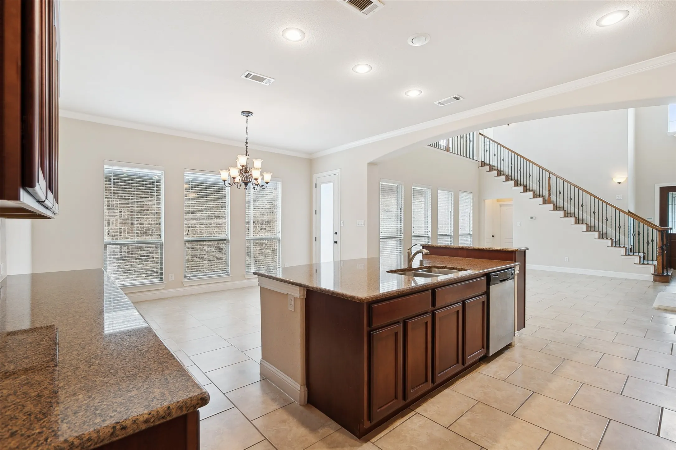 Single Family Residence For Sale in Denton County , 2460 Embleton Drive, Lewisville, Texas 75067, 3 Bedroom, 3 Bathroom, 2 Garage spaces, 2,556 Sqft, built in 2010, mls#21235782, Real Estate Agent in Lewisville, Homes For Sale in Denton county, Homes For Sale in Lewisville, Realtor in Lewisville Texas, Real Estate Brokerage Independent Realty Texas, Luminita Cordes Realtor