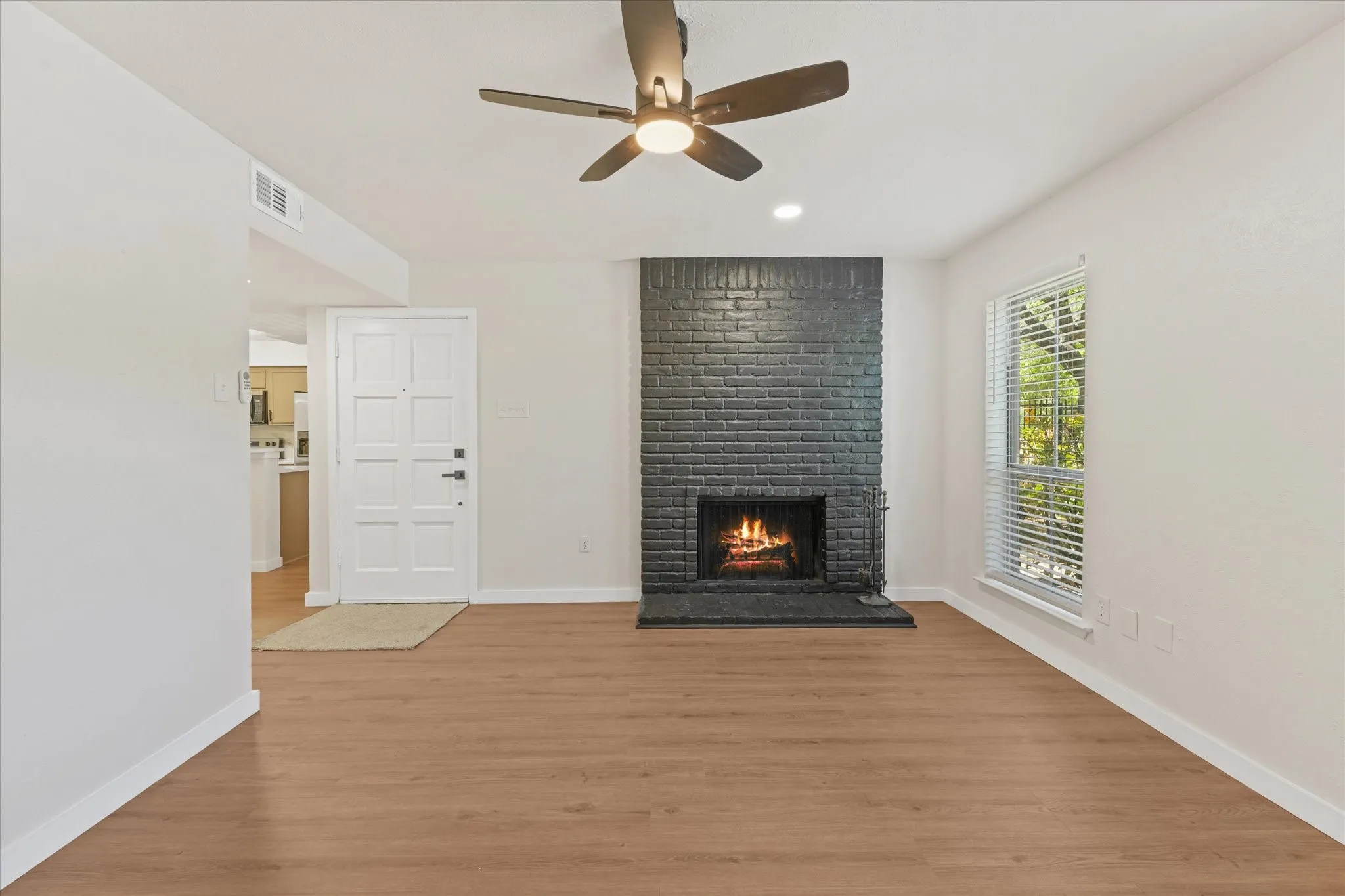Condominium For Sale in Dallas County , 7510 Holly Hill Drive 152, Dallas, Texas 75231, 2 Bedroom, 3 Bathroom, Garage spaces, 1,179 Sqft, built in 1979, mls#21235805, Real Estate Agent in Dallas, Homes For Sale in Dallas county, Homes For Sale in Dallas, Realtor in Dallas Texas, Real Estate Brokerage Independent Realty Texas, Luminita Cordes Realtor