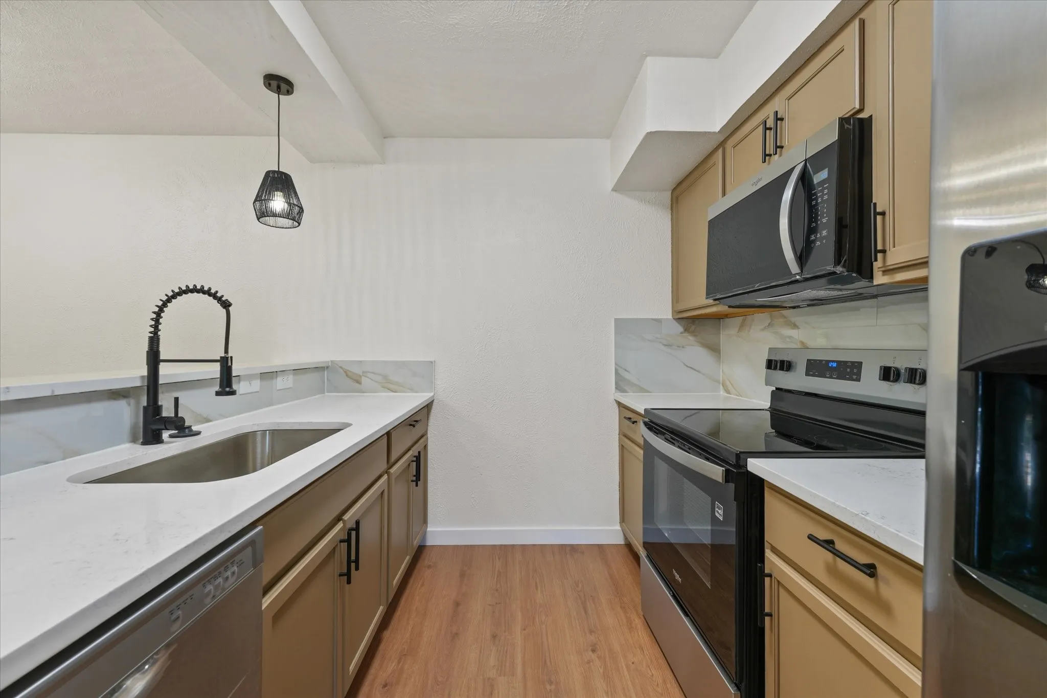 Condominium For Sale in Dallas County , 7510 Holly Hill Drive 152, Dallas, Texas 75231, 2 Bedroom, 3 Bathroom, Garage spaces, 1,179 Sqft, built in 1979, mls#21235805, Real Estate Agent in Dallas, Homes For Sale in Dallas county, Homes For Sale in Dallas, Realtor in Dallas Texas, Real Estate Brokerage Independent Realty Texas, Luminita Cordes Realtor