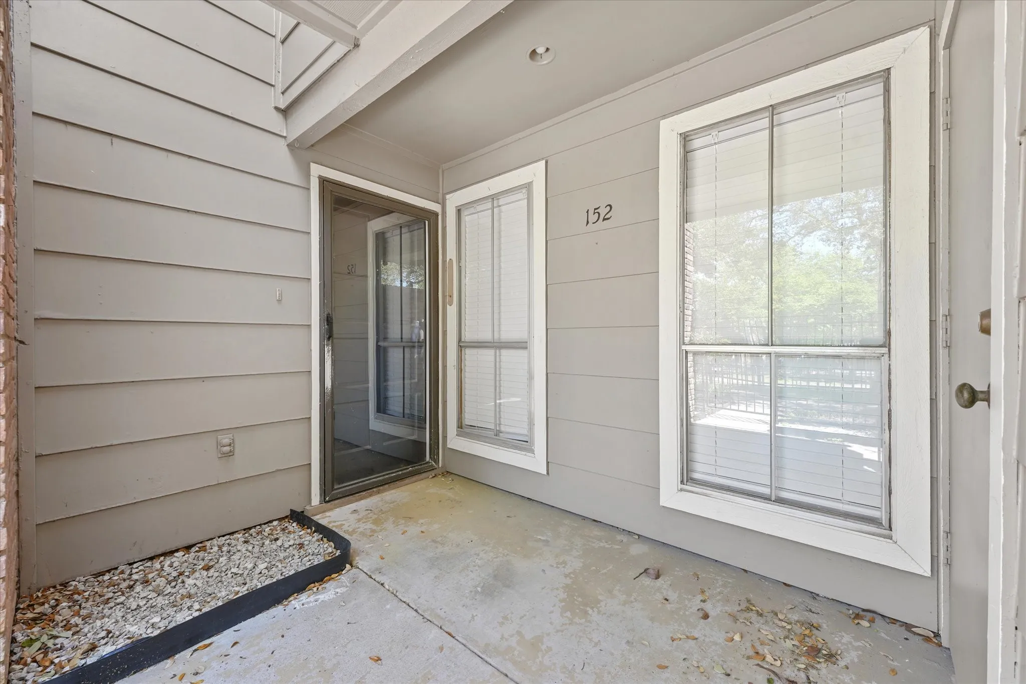 Condominium For Sale in Dallas County , 7510 Holly Hill Drive 152, Dallas, Texas 75231, 2 Bedroom, 3 Bathroom, Garage spaces, 1,179 Sqft, built in 1979, mls#21235805, Real Estate Agent in Dallas, Homes For Sale in Dallas county, Homes For Sale in Dallas, Realtor in Dallas Texas, Real Estate Brokerage Independent Realty Texas, Luminita Cordes Realtor