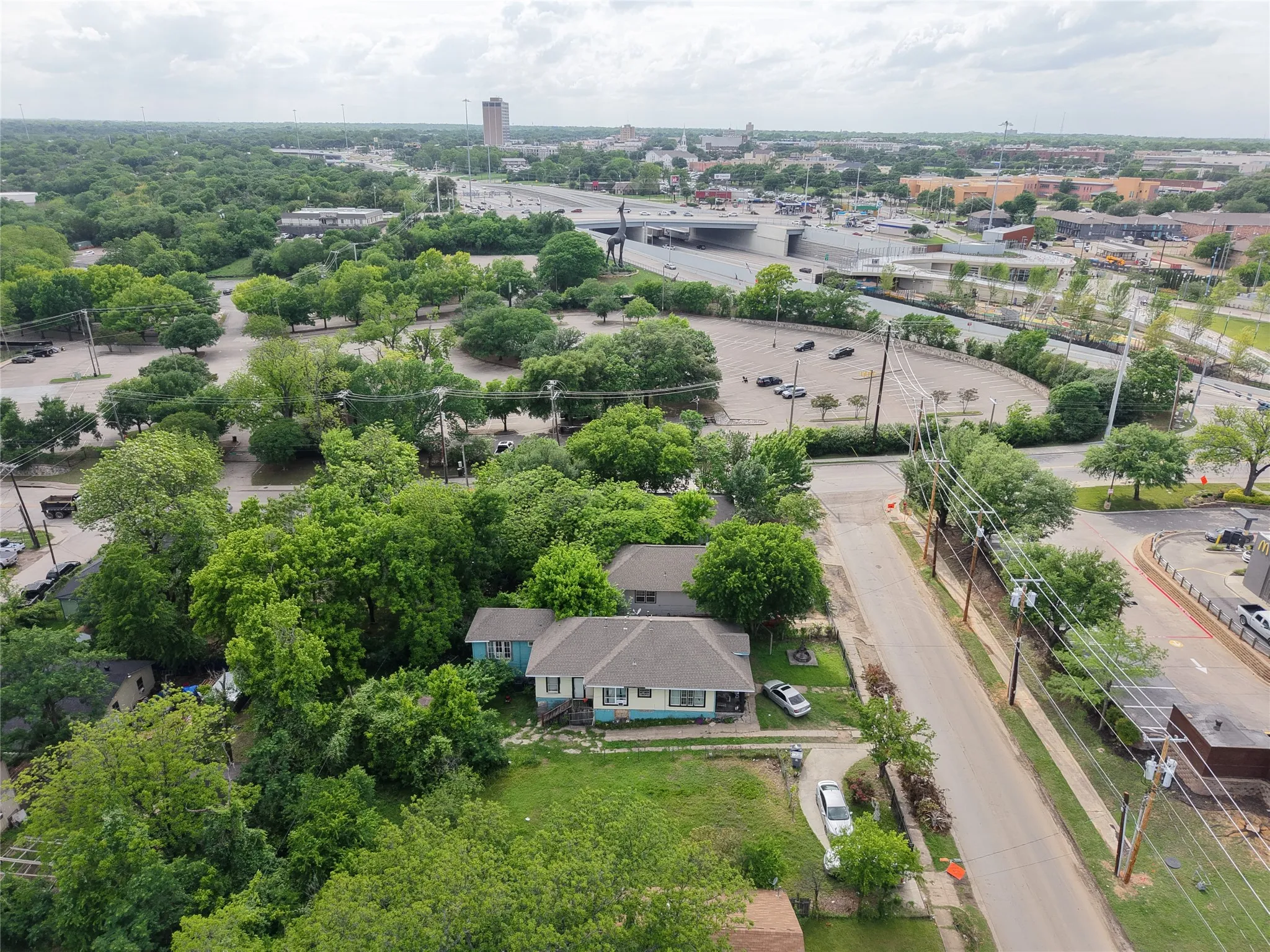 Improved Land For Sale in Dallas County , 814 E 12th Street, Dallas, Texas 75203, 0, 0, Garage spaces, 0 Sqft, built in 0, Price $1,300,000, mls#21233864, Real Estate Agent in Dallas, Homes For Sale in Dallas county, Homes For Sale in Dallas, Realtor in Dallas Texas, Real Estate Brokerage Independent Realty Texas, Luminita Cordes Realtor