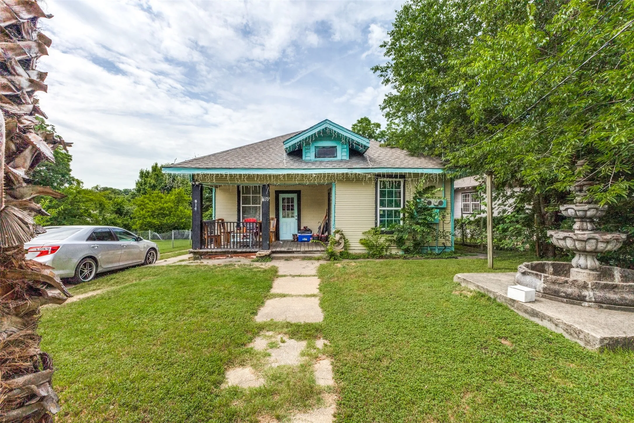 3 lots sold together