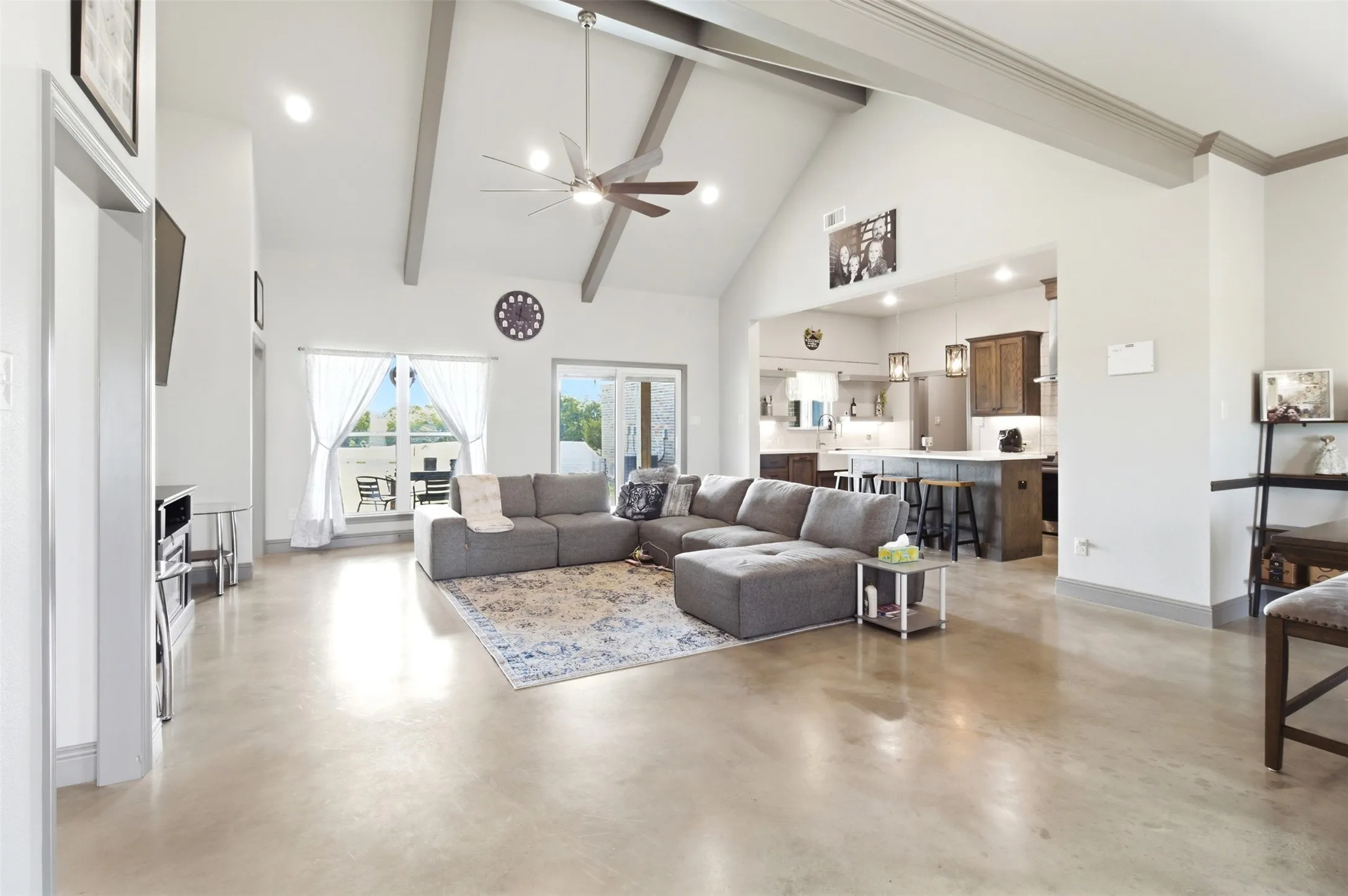 Single Family Residence For Sale in Hunt County , 4299 County Road 1098, Celeste, Texas 75423, 4 Bedroom, 3 Bathroom, Garage spaces, 2,962 Sqft, built in 2020, Preowned, mls#21235842, Real Estate Agent in Celeste, Homes For Sale in Hunt county, Homes For Sale in Celeste, Realtor in Celeste Texas, Real Estate Brokerage Independent Realty Texas, Luminita Cordes Realtor