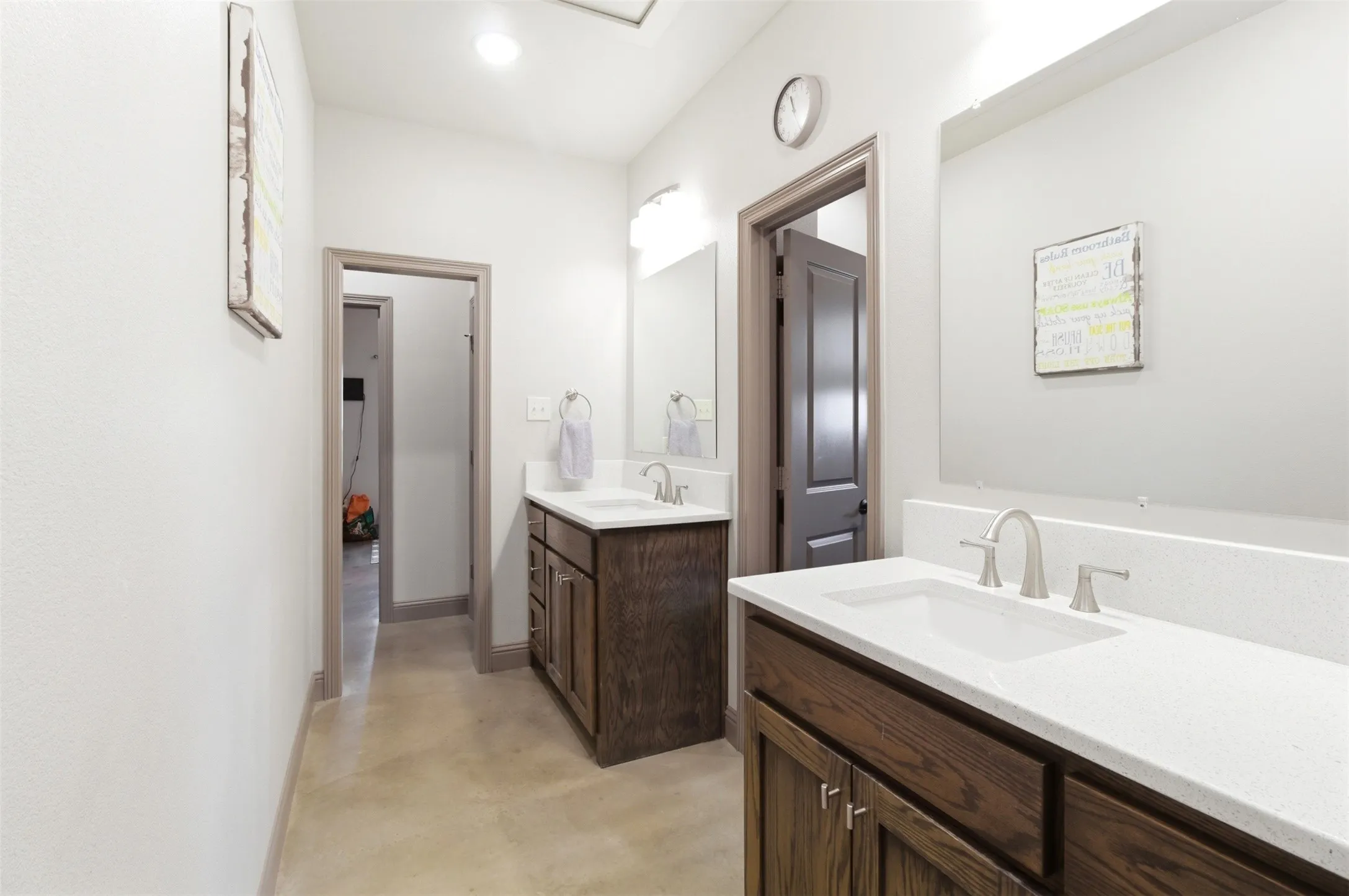 Single Family Residence For Sale in Hunt County , 4299 County Road 1098, Celeste, Texas 75423, 4 Bedroom, 3 Bathroom, Garage spaces, 2,962 Sqft, built in 2020, Preowned, mls#21235842, Real Estate Agent in Celeste, Homes For Sale in Hunt county, Homes For Sale in Celeste, Realtor in Celeste Texas, Real Estate Brokerage Independent Realty Texas, Luminita Cordes Realtor