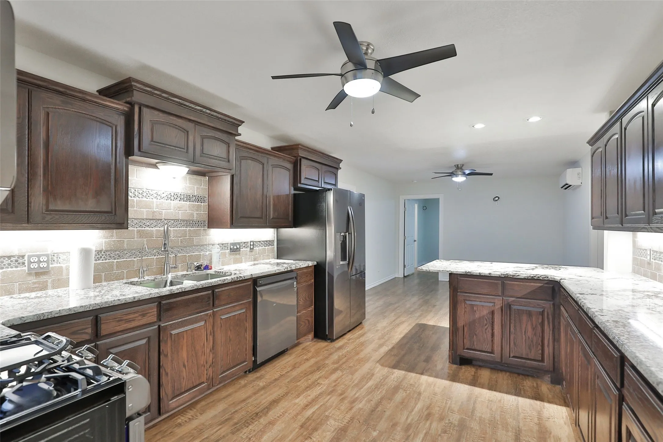 Full kitchen in Warehouse/Man Mansion