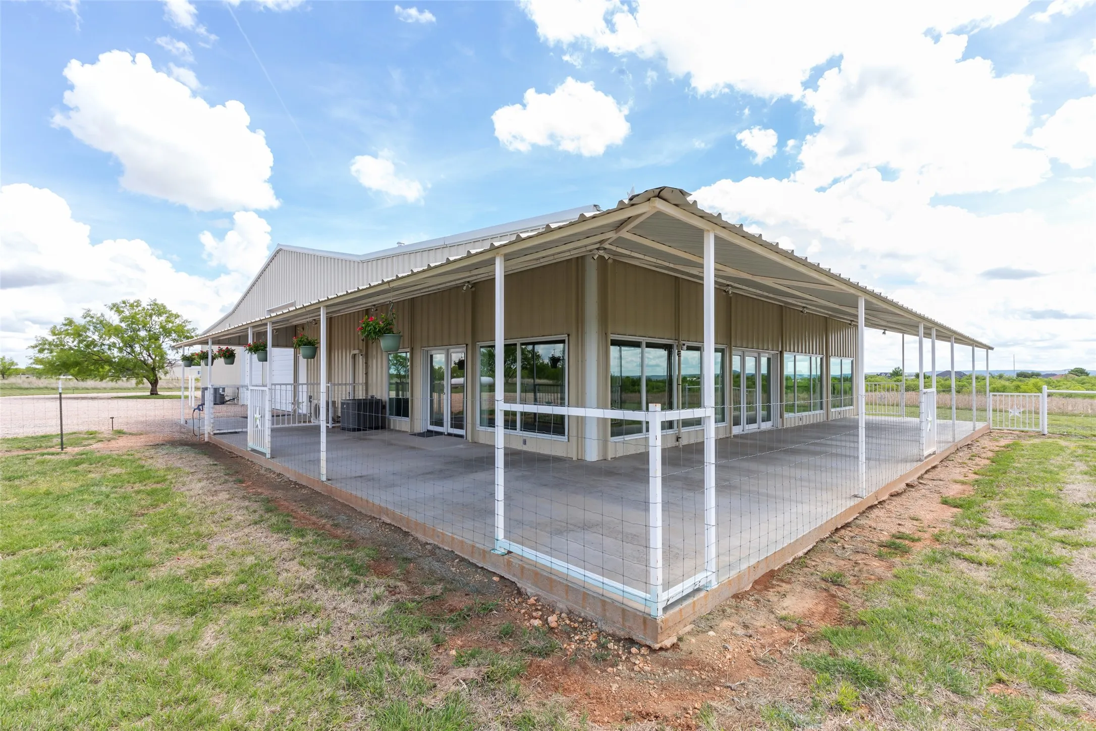 Endless opportunities with this warehouse/man mansion. Business use, hunting rentals, baby showers, weddings, you name it! All while being able to living feet away from your business. PLUS almost 34 Acres of land, which opens up its own income producing opportunity in itself!