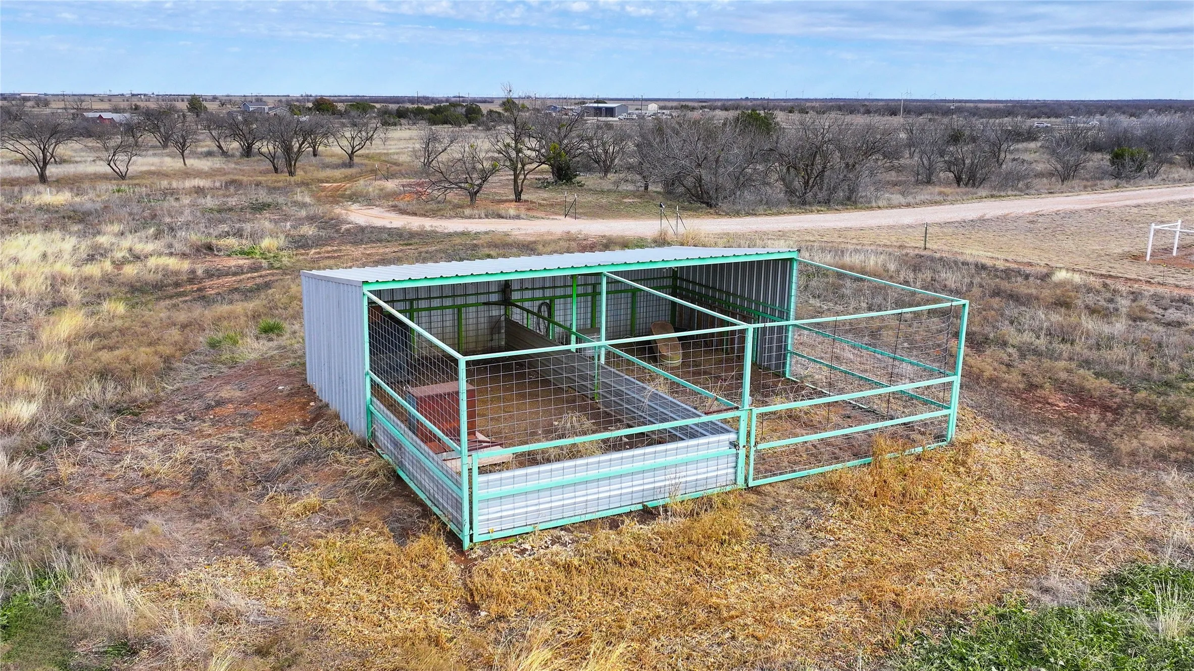 Livestock pen equipped with electric and water line hookup! Seller used this for piglets and the property for finishing steers