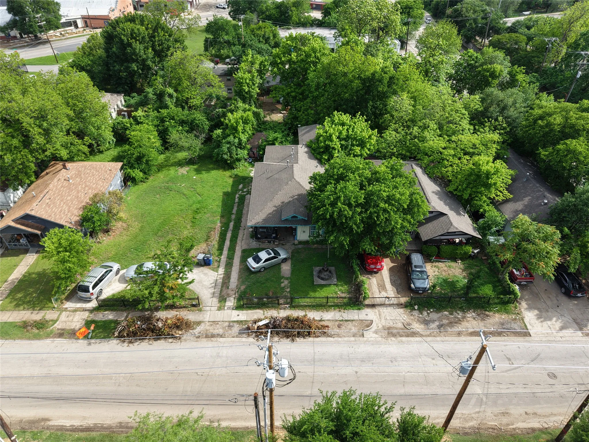 Unimproved Land For Sale in Dallas County , 806 E 12TH Street, Dallas, Texas 75203, 0, 0, Garage spaces, 0 Sqft, built in 1945, mls#21233842, Real Estate Agent in Dallas, Homes For Sale in Dallas county, Homes For Sale in Dallas, Realtor in Dallas Texas, Real Estate Brokerage Independent Realty Texas, Luminita Cordes Realtor