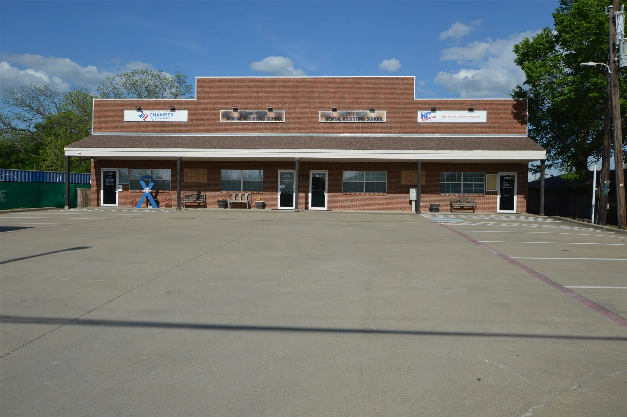 Office For Rent in Rockwall County , 216 N Arch Street, Royse City, Texas 75189, 0, 0, Garage spaces, 0 Sqft, built in 2005, Preowned, mls#21235884, Real Estate Agent in Royse City, Homes For Rent in Rockwall county, Homes For Rent in Royse City, Realtor in Royse City Texas, Real Estate Brokerage Independent Realty Texas, Luminita Cordes Realtor