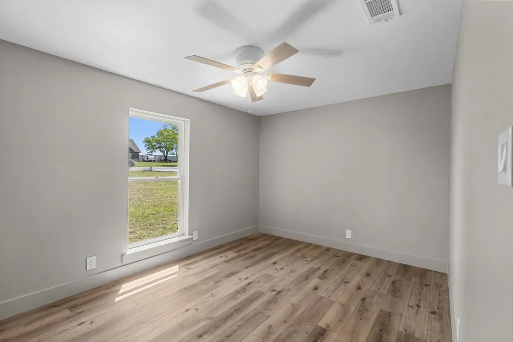 Single Family Residence For Sale in Grayson County , 95 Tate Circle, Sherman, Texas 75090, 3 Bedroom, 2 Bathroom, 2 Garage spaces, 1,433 Sqft, built in 1970, mls#21233342, Real Estate Agent in Sherman, Homes For Sale in Grayson county, Homes For Sale in Sherman, Realtor in Sherman Texas, Real Estate Brokerage Independent Realty Texas, Luminita Cordes Realtor
