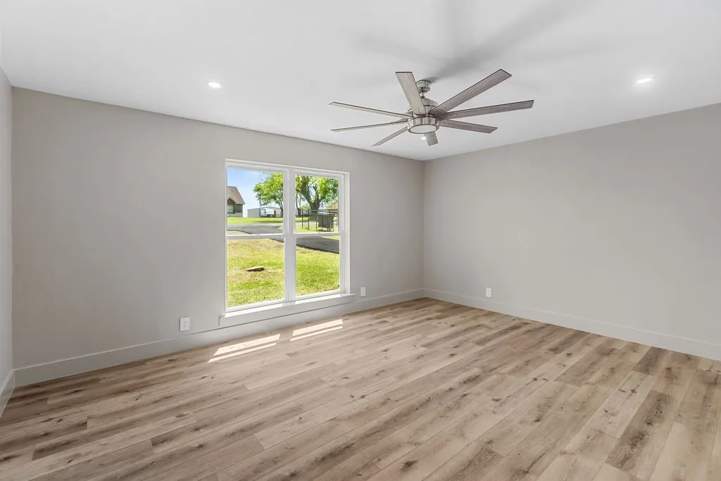 Single Family Residence For Sale in Grayson County , 95 Tate Circle, Sherman, Texas 75090, 3 Bedroom, 2 Bathroom, 2 Garage spaces, 1,433 Sqft, built in 1970, mls#21233342, Real Estate Agent in Sherman, Homes For Sale in Grayson county, Homes For Sale in Sherman, Realtor in Sherman Texas, Real Estate Brokerage Independent Realty Texas, Luminita Cordes Realtor
